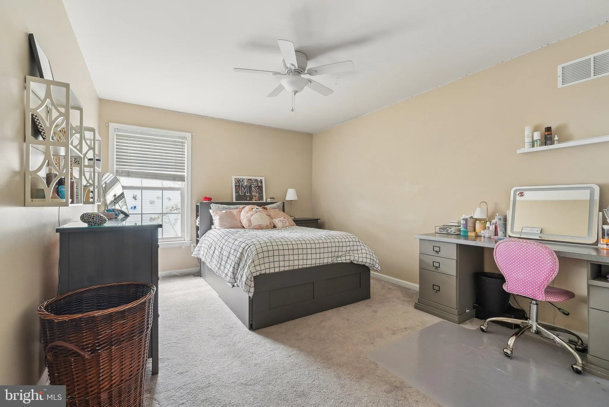 Ambler, Pennsylvania 19002, United States, 4 Bedrooms Bedrooms, ,3 BathroomsBathrooms,Residential,Contingent,115962