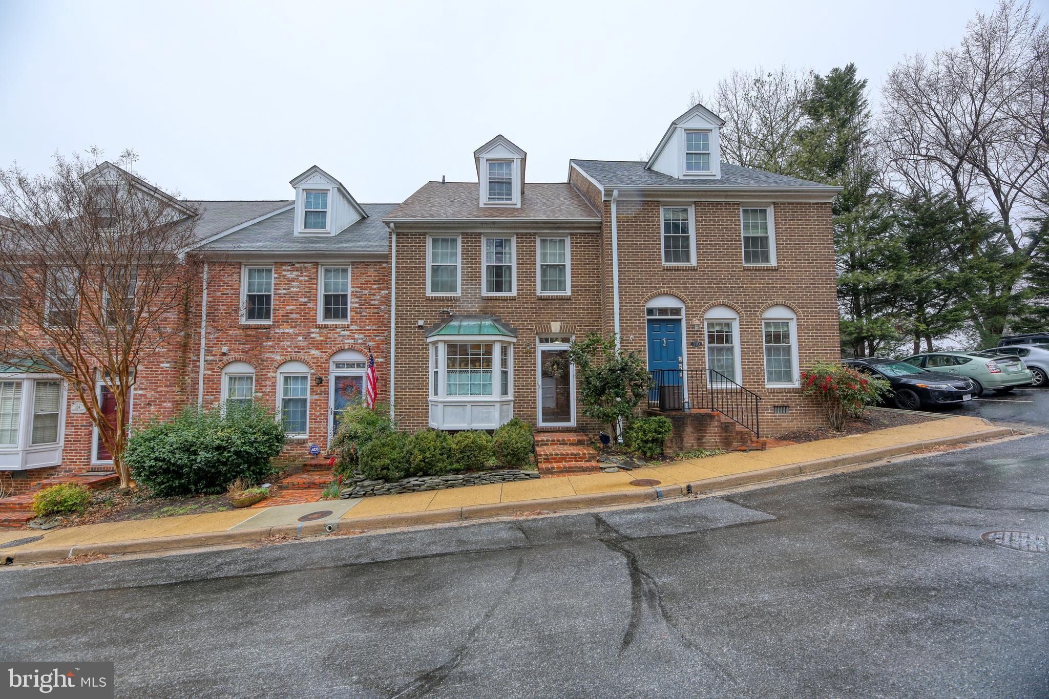 SHUTERS HILL - Residential