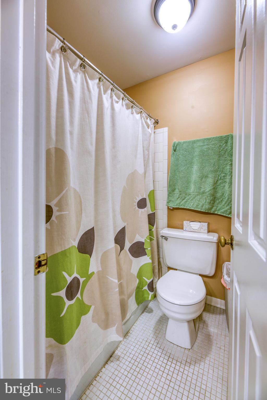 SHUTERS HILL - Residential