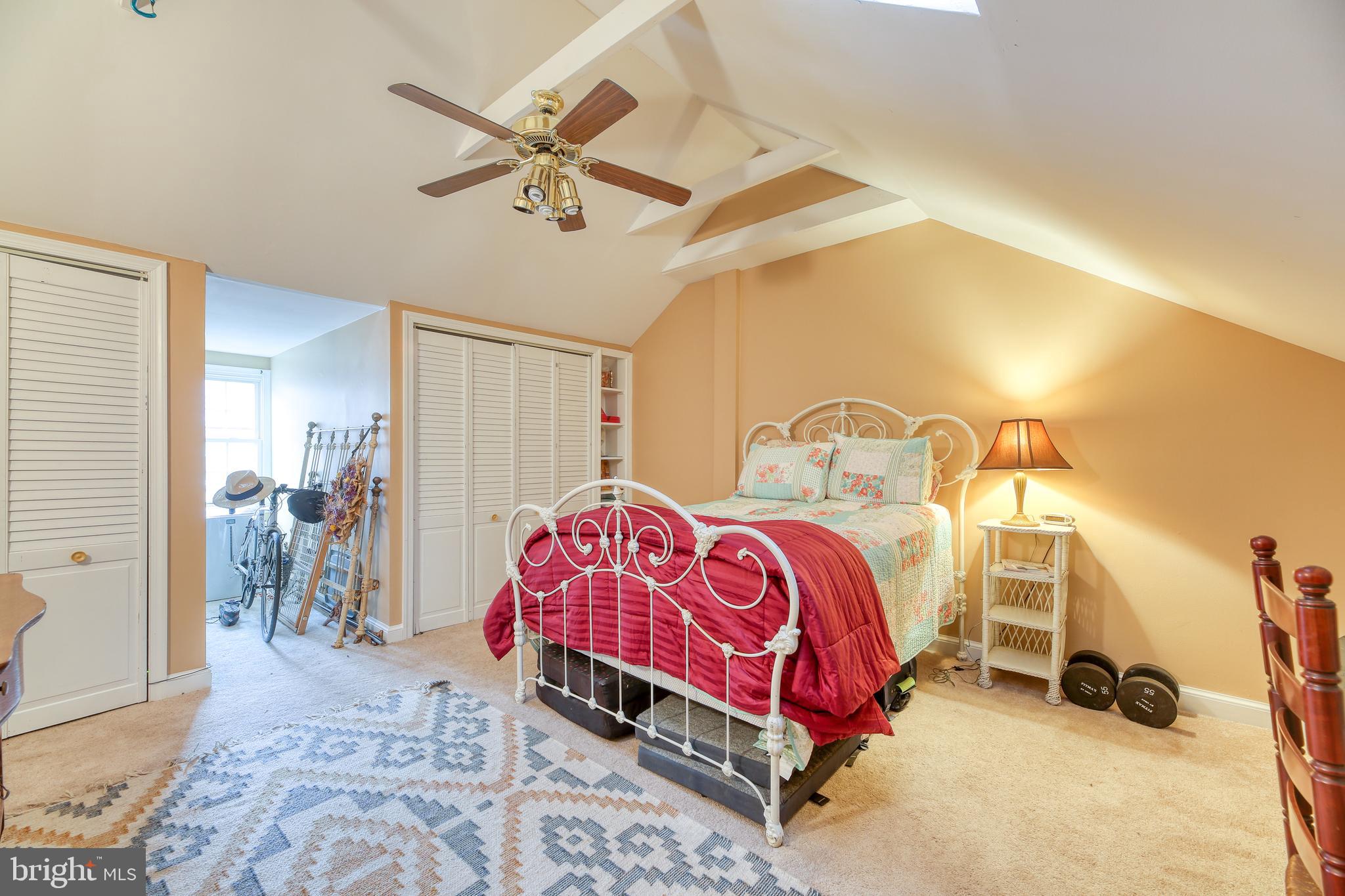 SHUTERS HILL - Residential