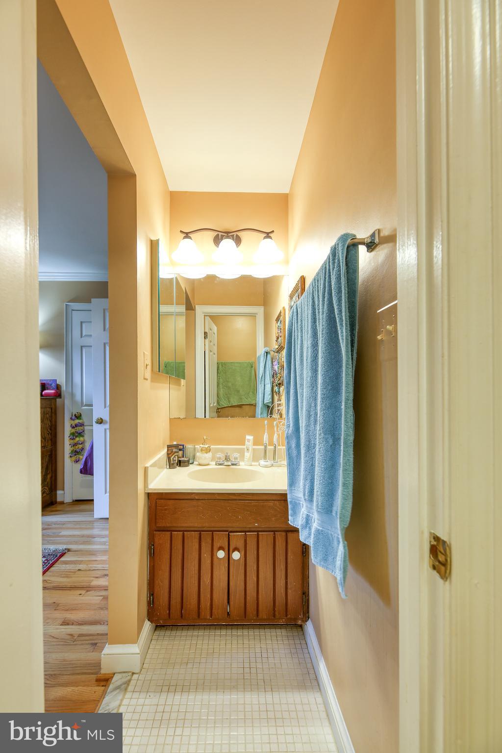 SHUTERS HILL - Residential