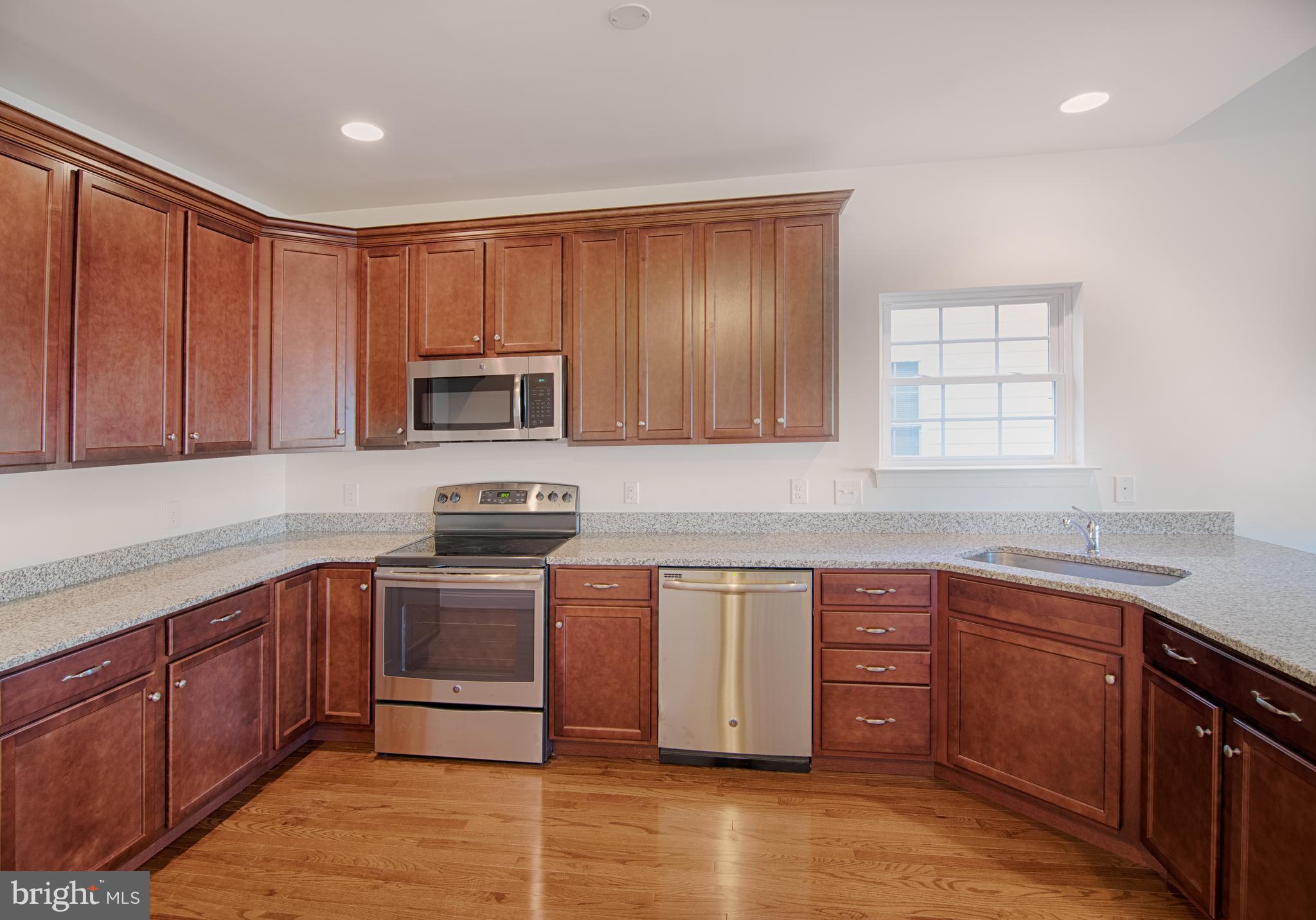 VILLAGE OF EASTRIDGE - Residential