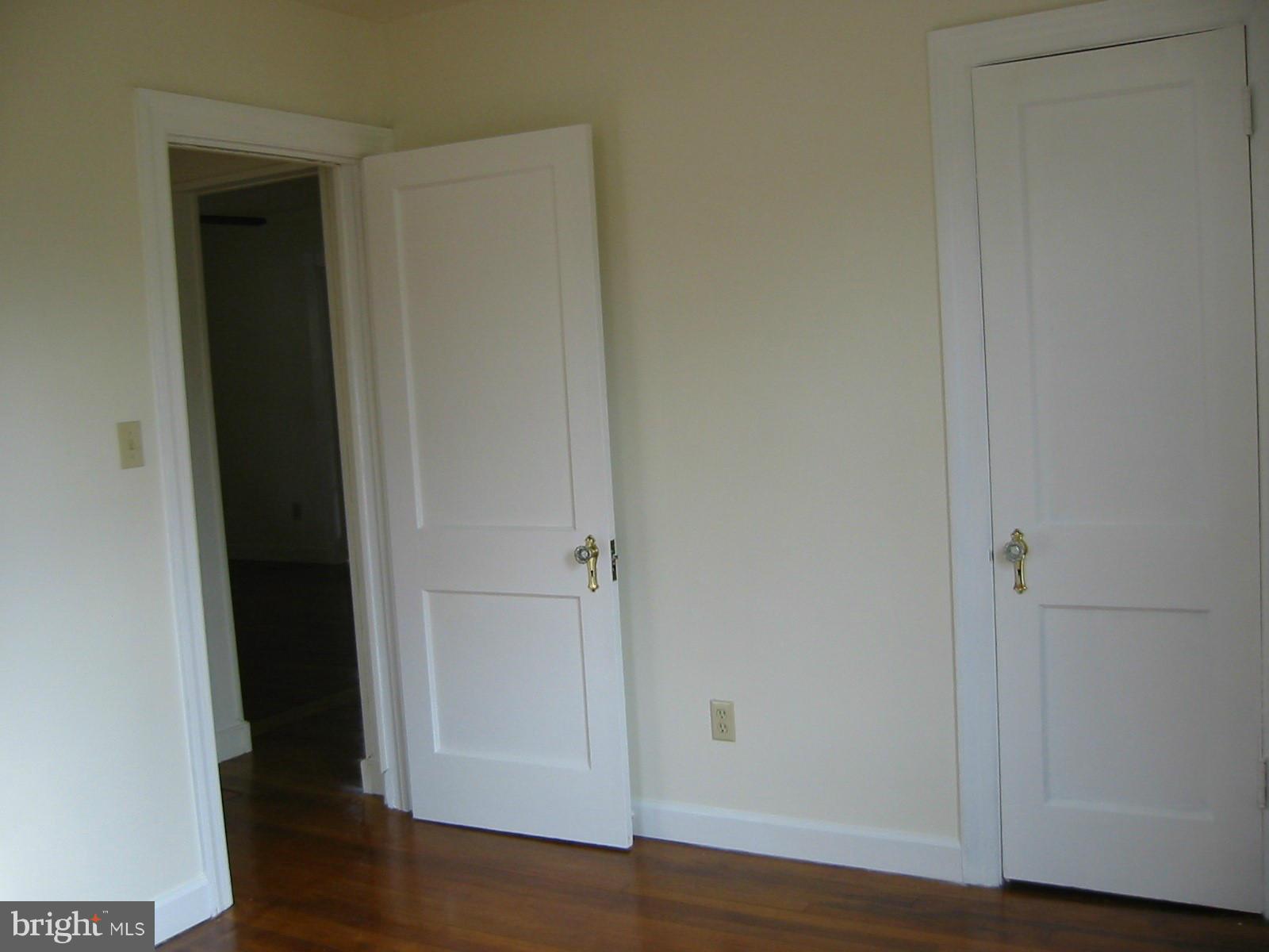 COURTLAND HEIGHTS - Residential Lease