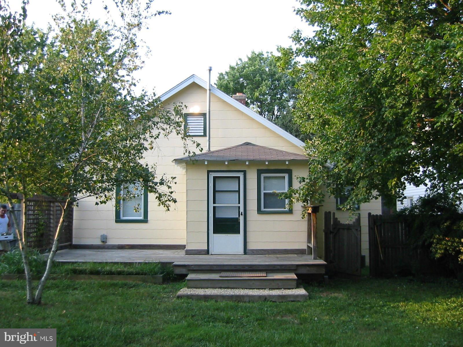 COURTLAND HEIGHTS - Residential Lease