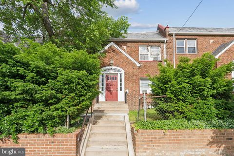 4825 3RD STREET NW WASHINGTON DC 20011