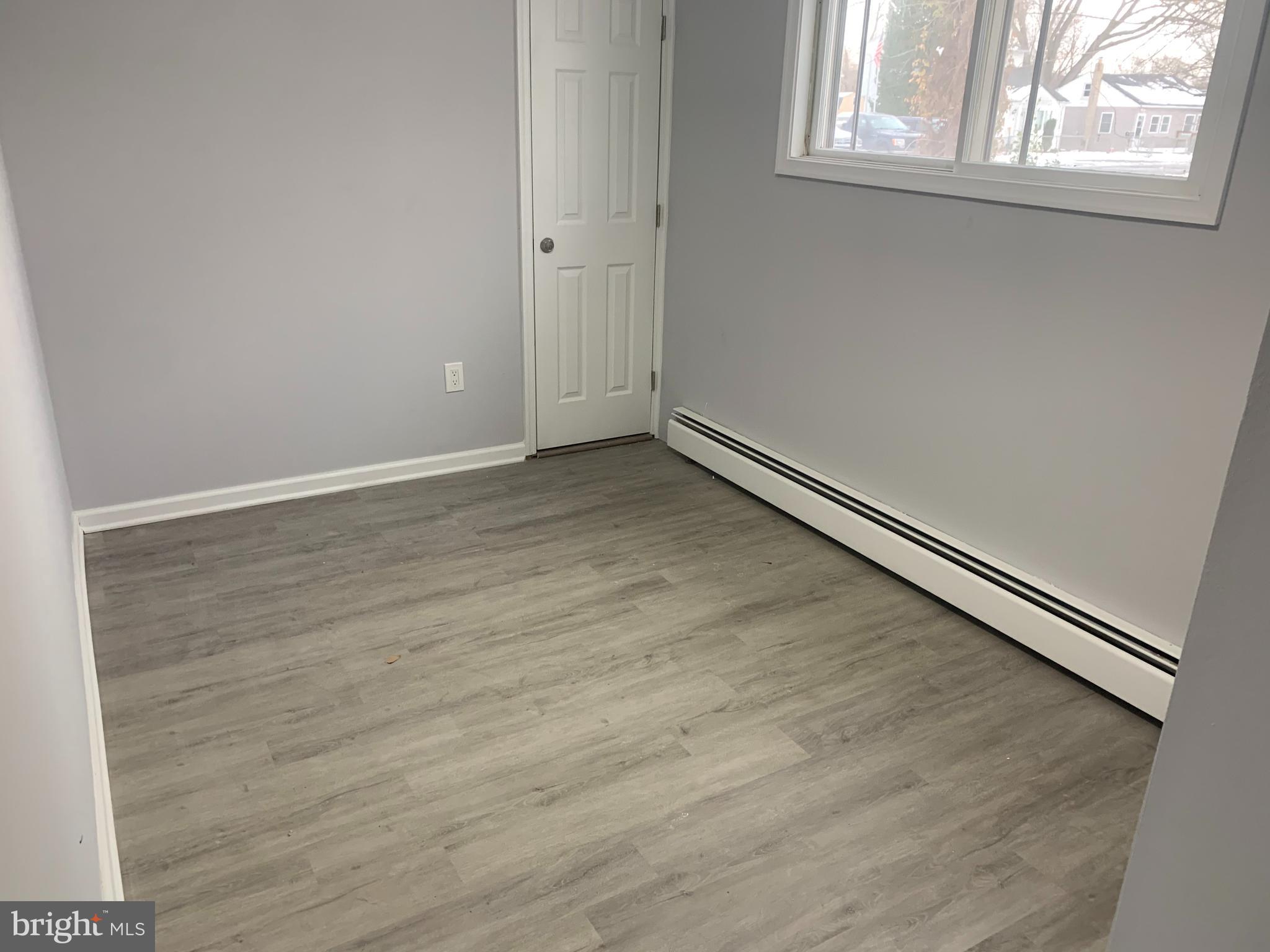 MIDDLE RIVER - Residential Lease