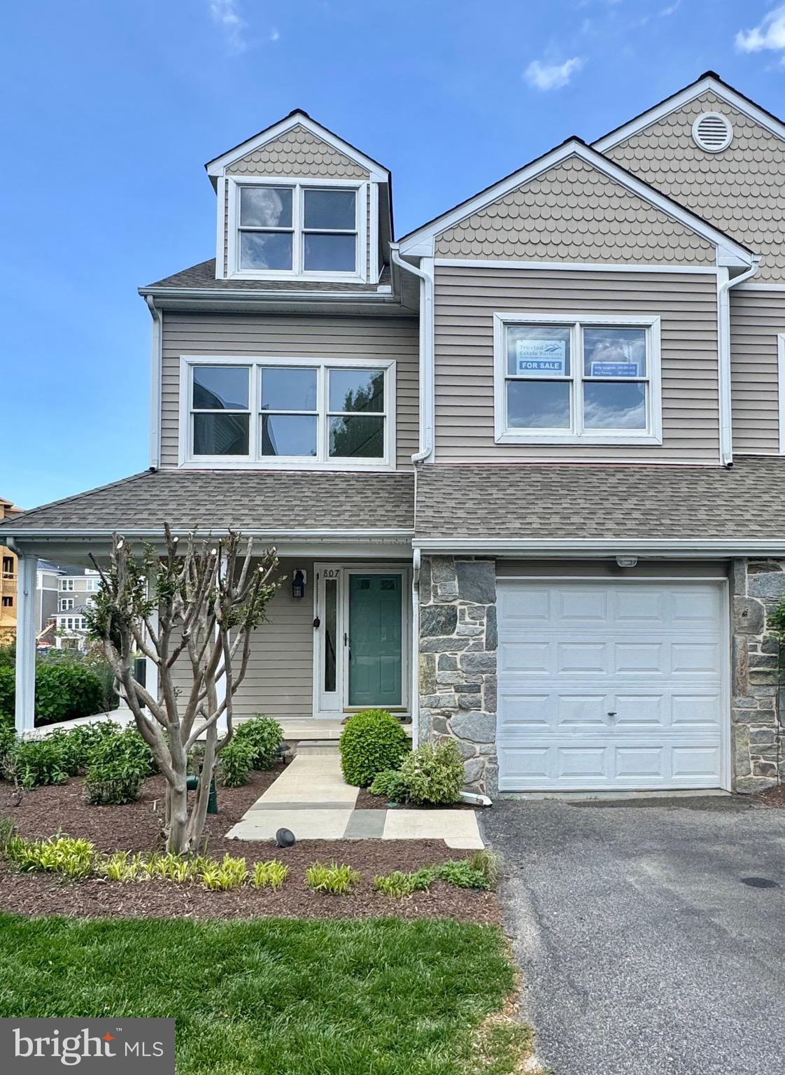 PRICE REDUCED!
Waterside Living on Kent Island!
Discover the perfect blend of comfort and convenience in this spacious 3-bedroom, 3.5-bathroom condo located on Kent Island, in the Bayside Condominiums waterside community. This 3-level condo offers a wonderful combination of space, style, and serene coastal living.
The open-concept main floor features a freshly painted, inviting living room with a cozy gas fireplace, sliding doors that open to a large deck, creating the perfect oasis for morning coffee, grilling or evening relaxation. The house chef will absolutely love the modern kitchen equipped with stainless steel appliances, granite countertops, a vented cooktop, and ample cabinet space. The main floor also includes a convenient half bath.
The second level has two, en-suite bedrooms, including the luxurious primary suite, complete with a private balcony, walk-in closet, and spa-like ensuite bath featuring a jacuzzi soaking tub. A second spacious en-suite bedroom and laundry are also located on this level.
The third level is a retreat of its own, featuring an oversized en-suite bedroom with plenty of space to create a cozy sitting area, home office, or flex space tailored to your needs.
Bayside Condominiums offers resort-style living with amenities such as a pool, clubhouse, fitness center, volleyball court, tennis courts, a gym, clubhouse and meeting room. You will also want to take advantage of walking trails. waterfront dining, shopping, and nearby marinas. Just minutes from the Chesapeake Bay Bridge, this home is ideal for commuters or those seeking a tranquil getaway.
Don’t miss your opportunity to own this exceptional home in one of Kent Island’s most desirable communities. Schedule your private tour today!