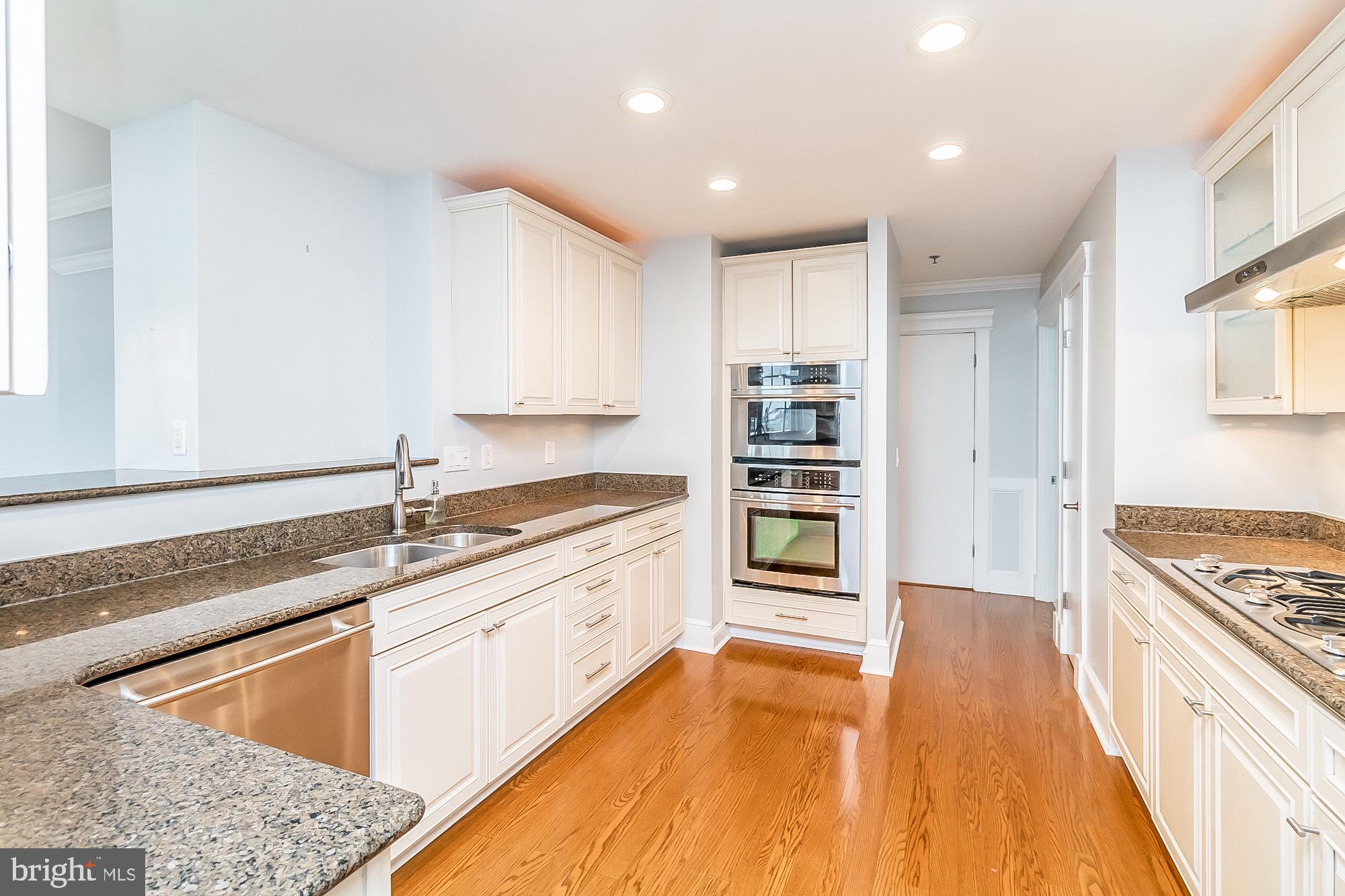 HARBOR EAST - Residential