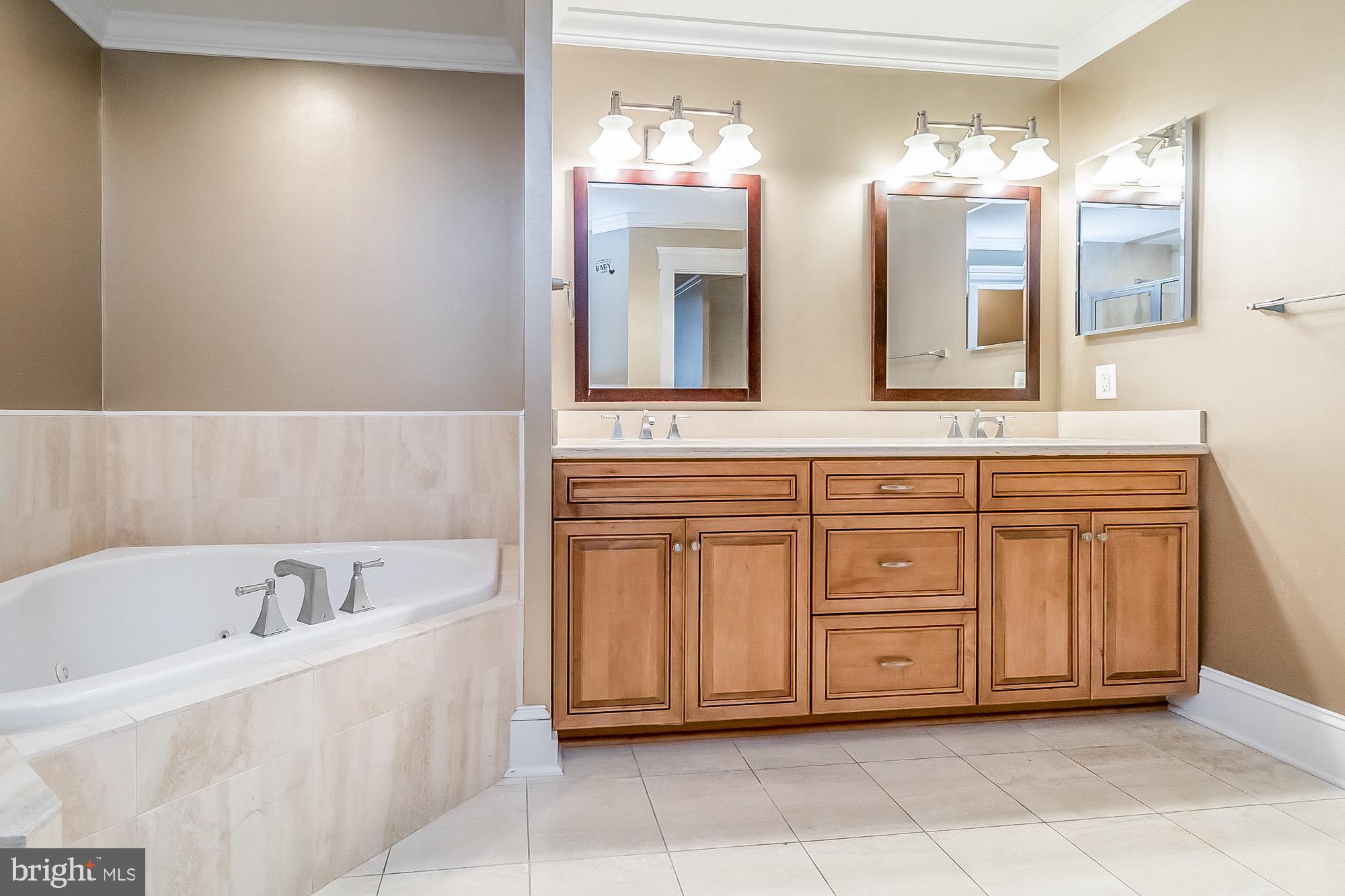 HARBOR EAST - Residential