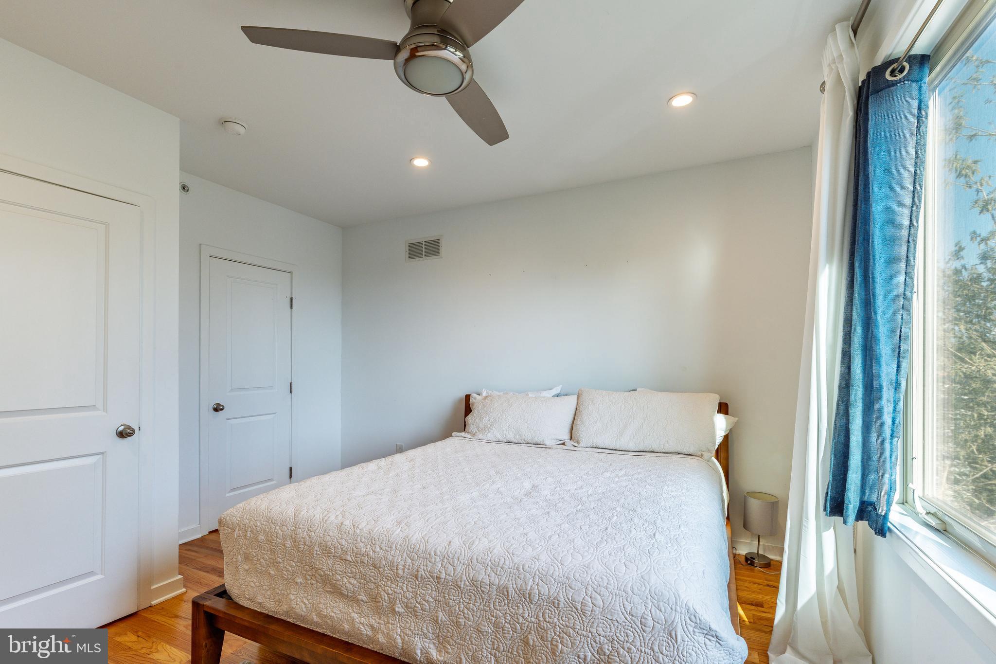 POINT BREEZE - Residential