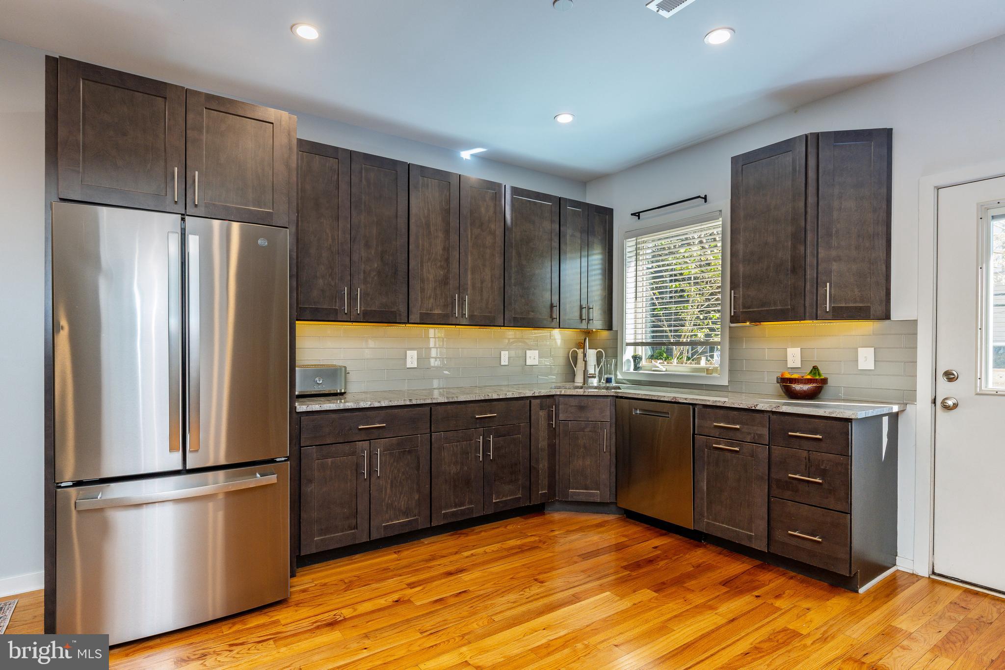 POINT BREEZE - Residential