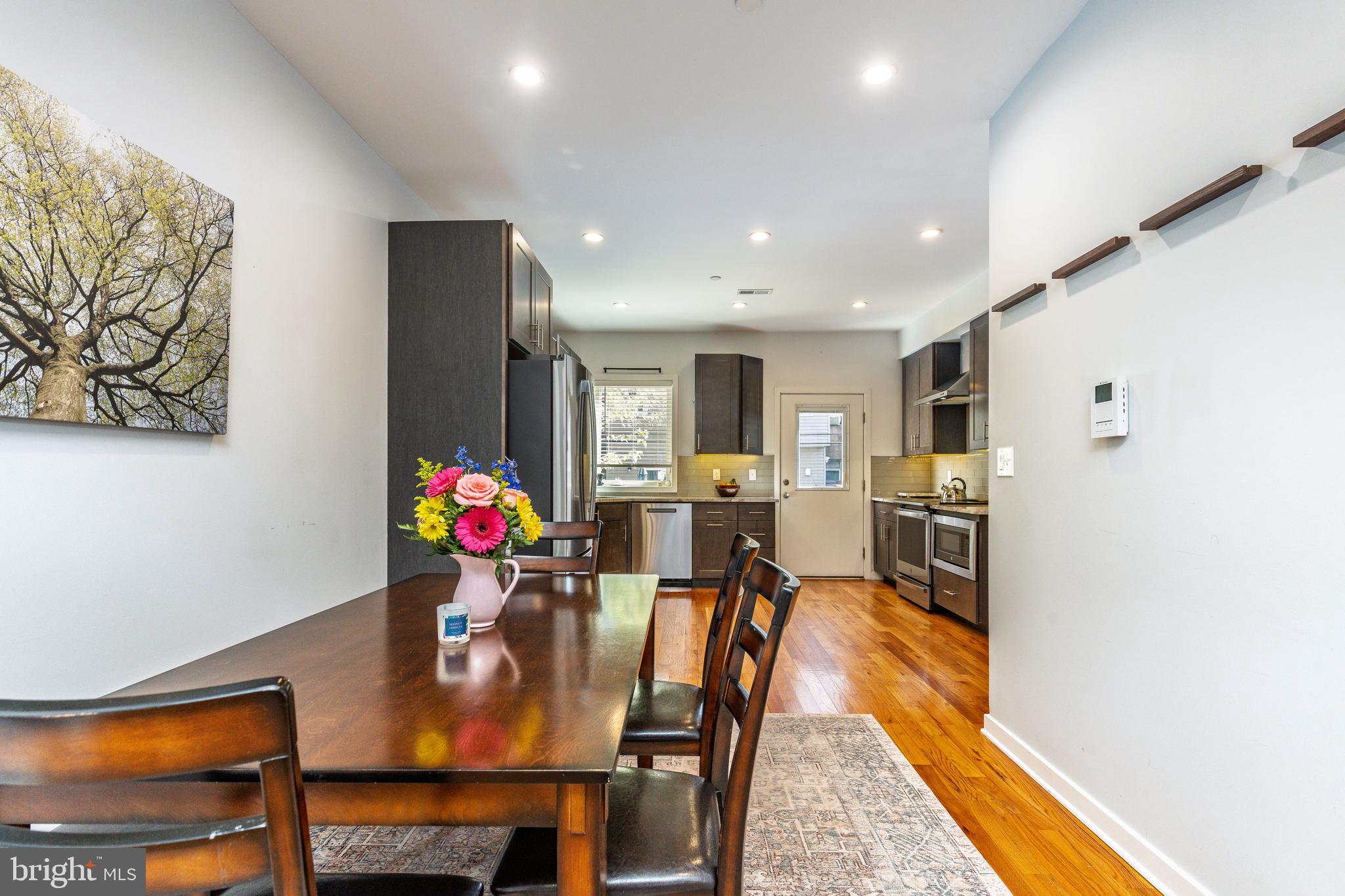 POINT BREEZE - Residential