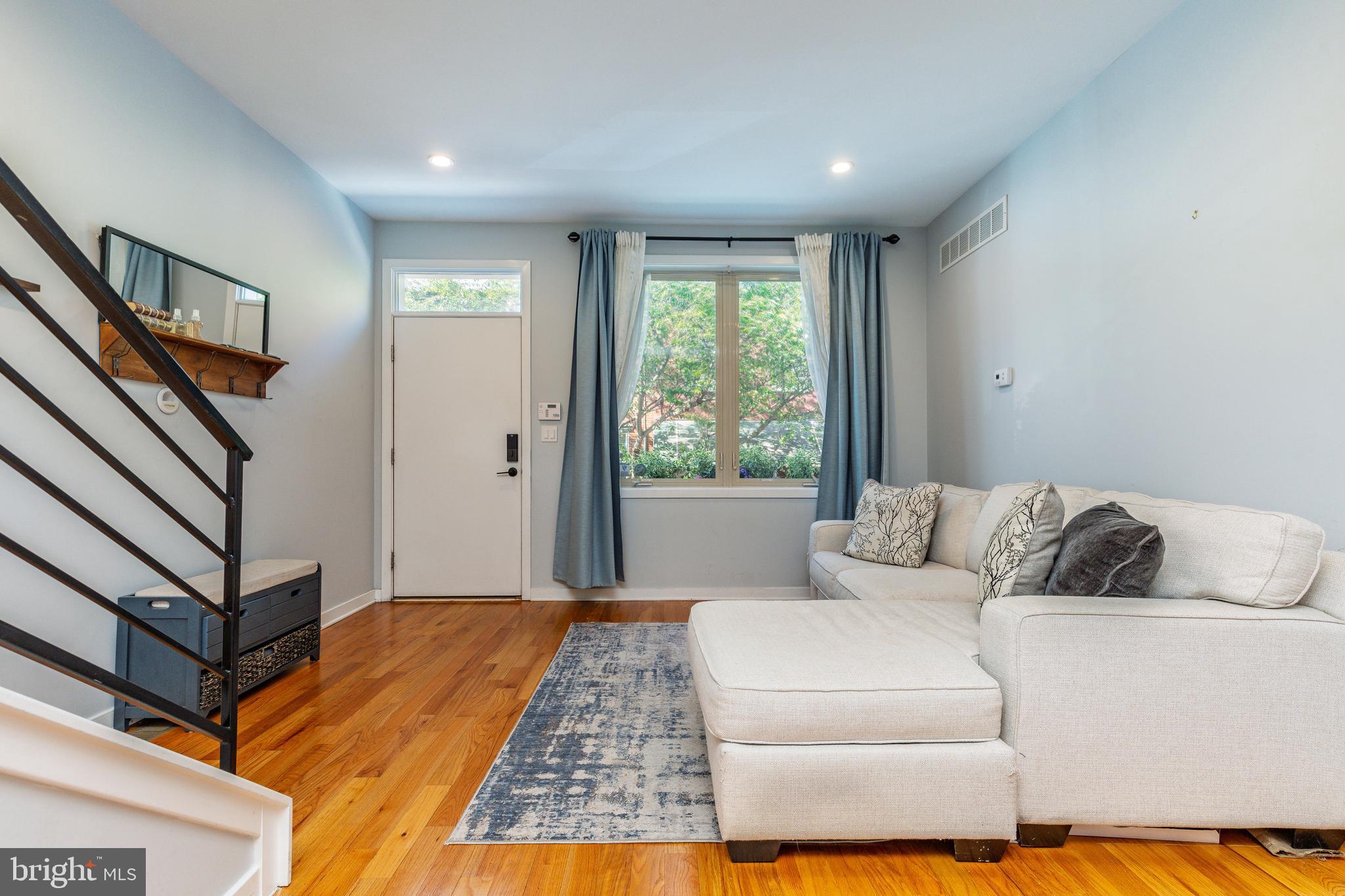 POINT BREEZE - Residential