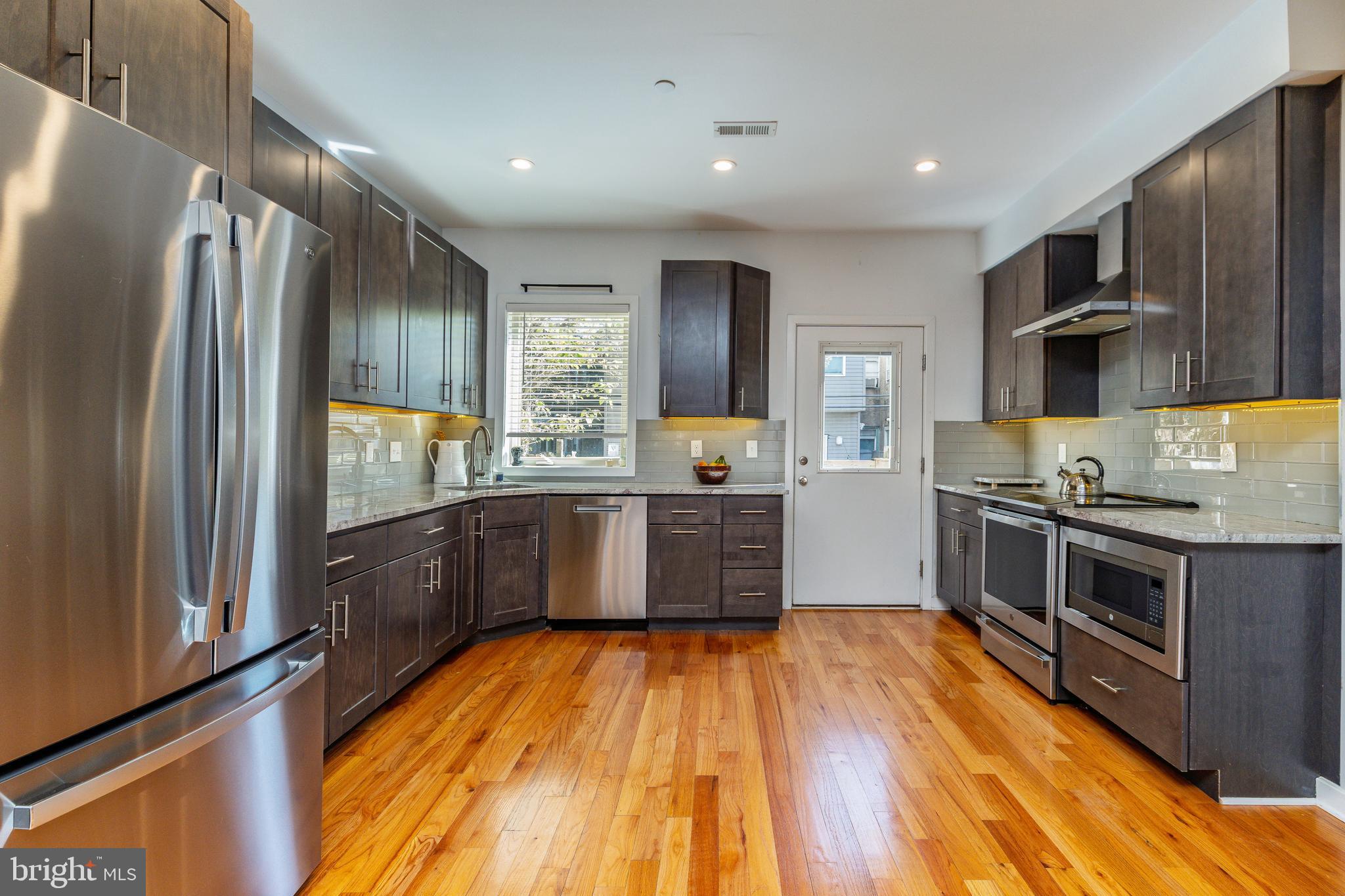 POINT BREEZE - Residential