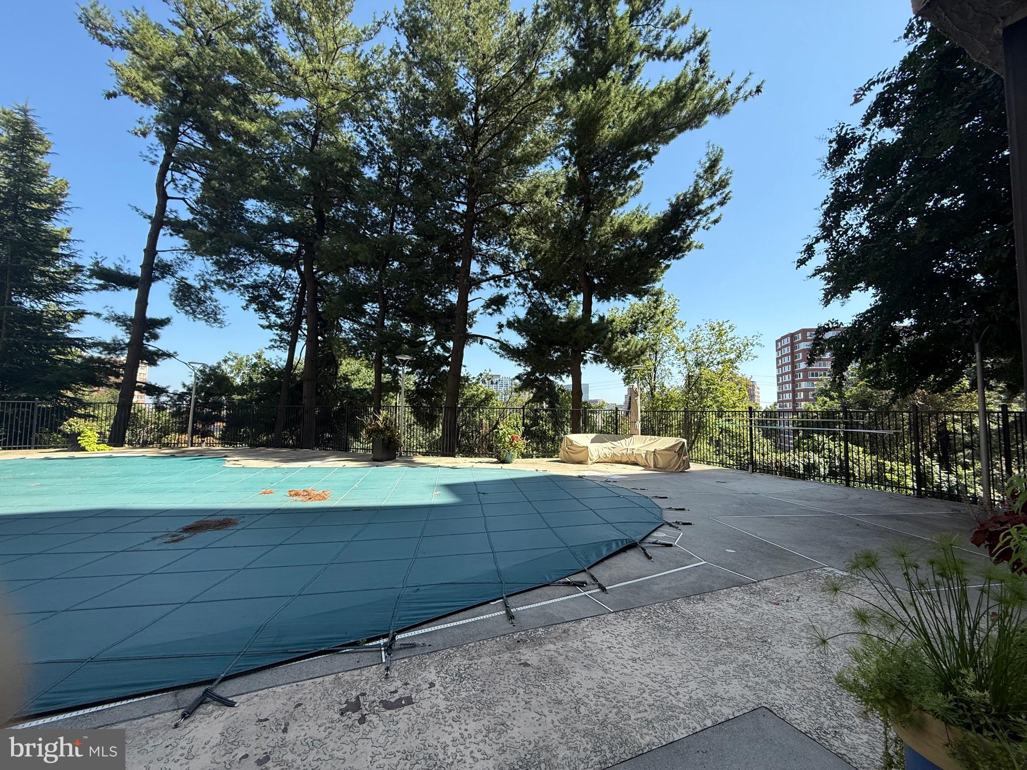 THE REPRESENTATIVE - Residential Lease