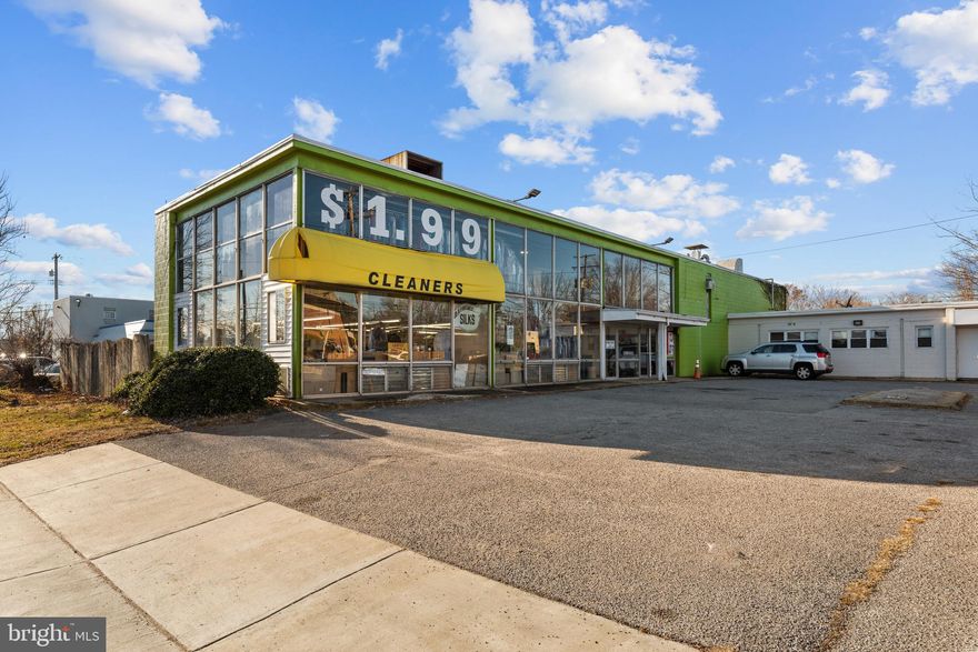 401 Washington Blvd comprises 3 parcels totaling +/- 0.55-acres, zoned C-G, and is improved with an existing +/- 4,620 sf retail storefront. The adjoining +/- 1,200 sf vacant space is prime with potential to lease for additional income or expand a business operation. The current tenant is on a month - month lease term.

401 Washington Boulevard presents an enticing opportunity for an end user to flourish in an established submarket. The property is located along the bustling Route 1 corridor and convenient to Fort Meade, Eastern Howard County, and the Laurel Race Track. An ideal location for an investor or owner/user, the property surrounds complimentary retail, restaurants, and the nearby Laurel MARC Station.