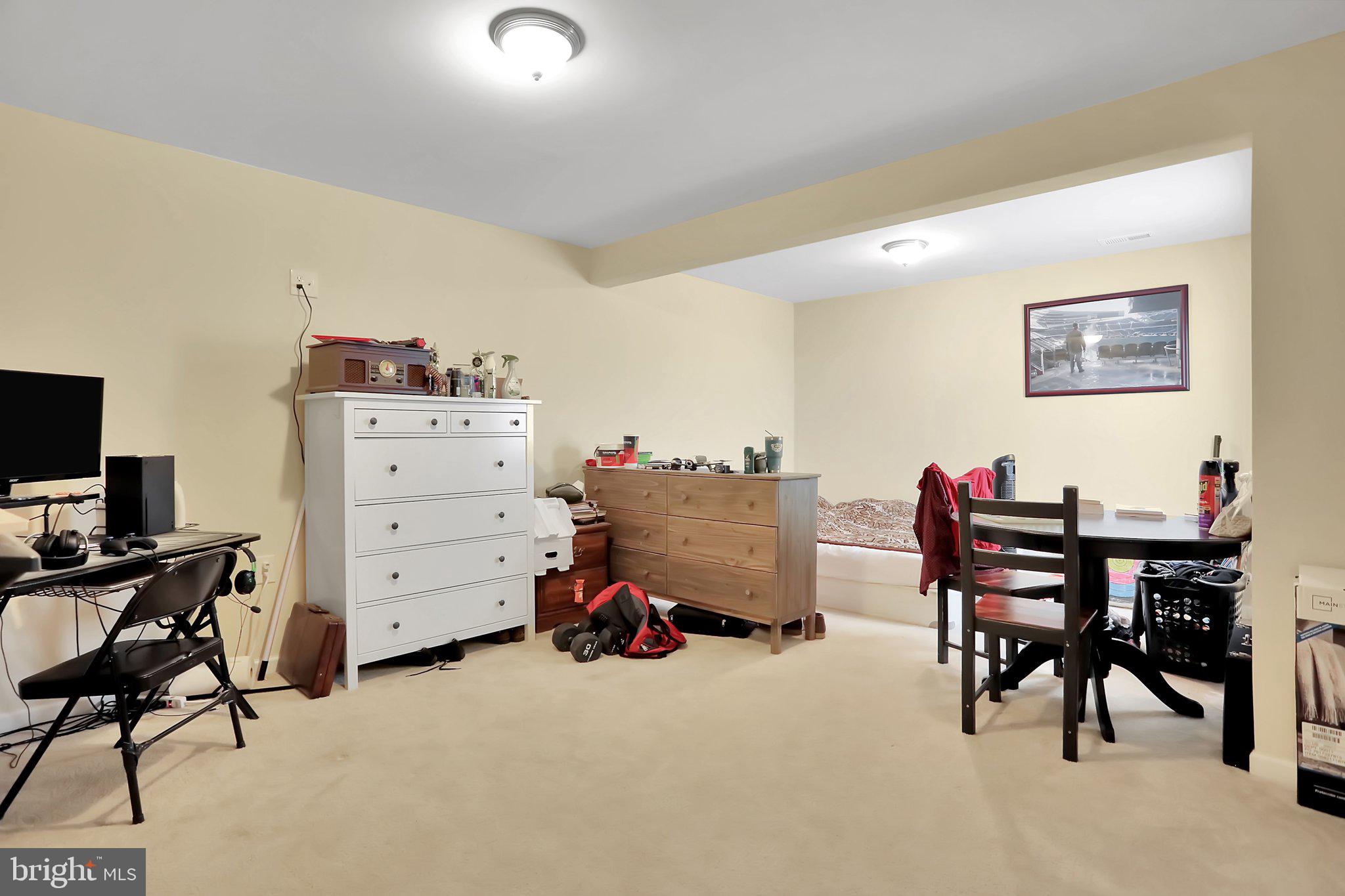 LAKELAND PLACE - Residential