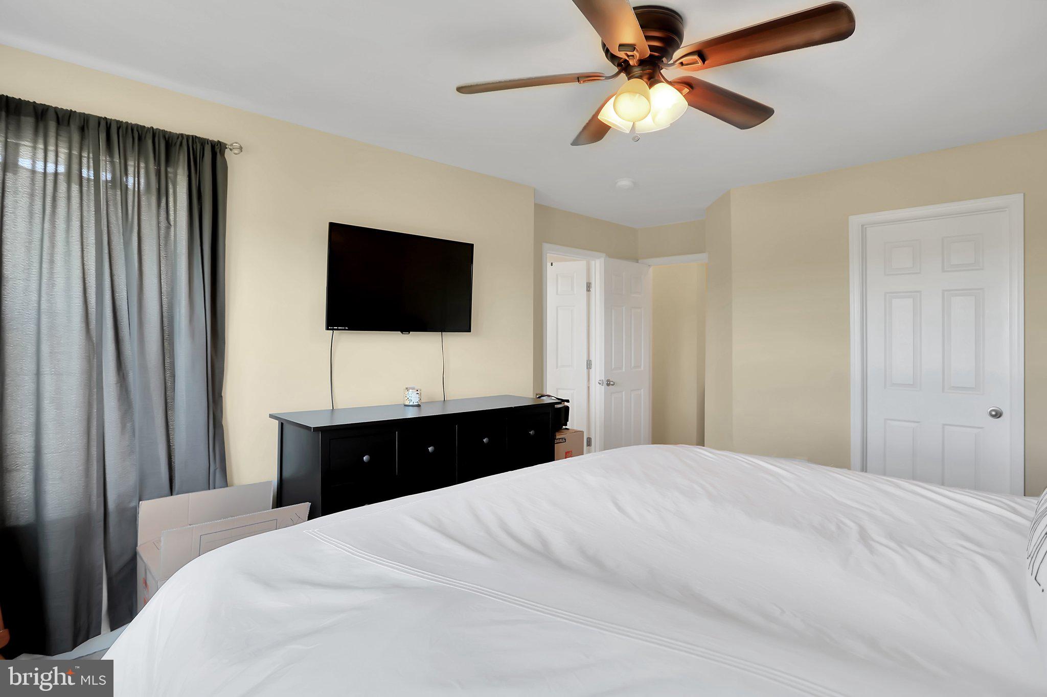 LAKELAND PLACE - Residential