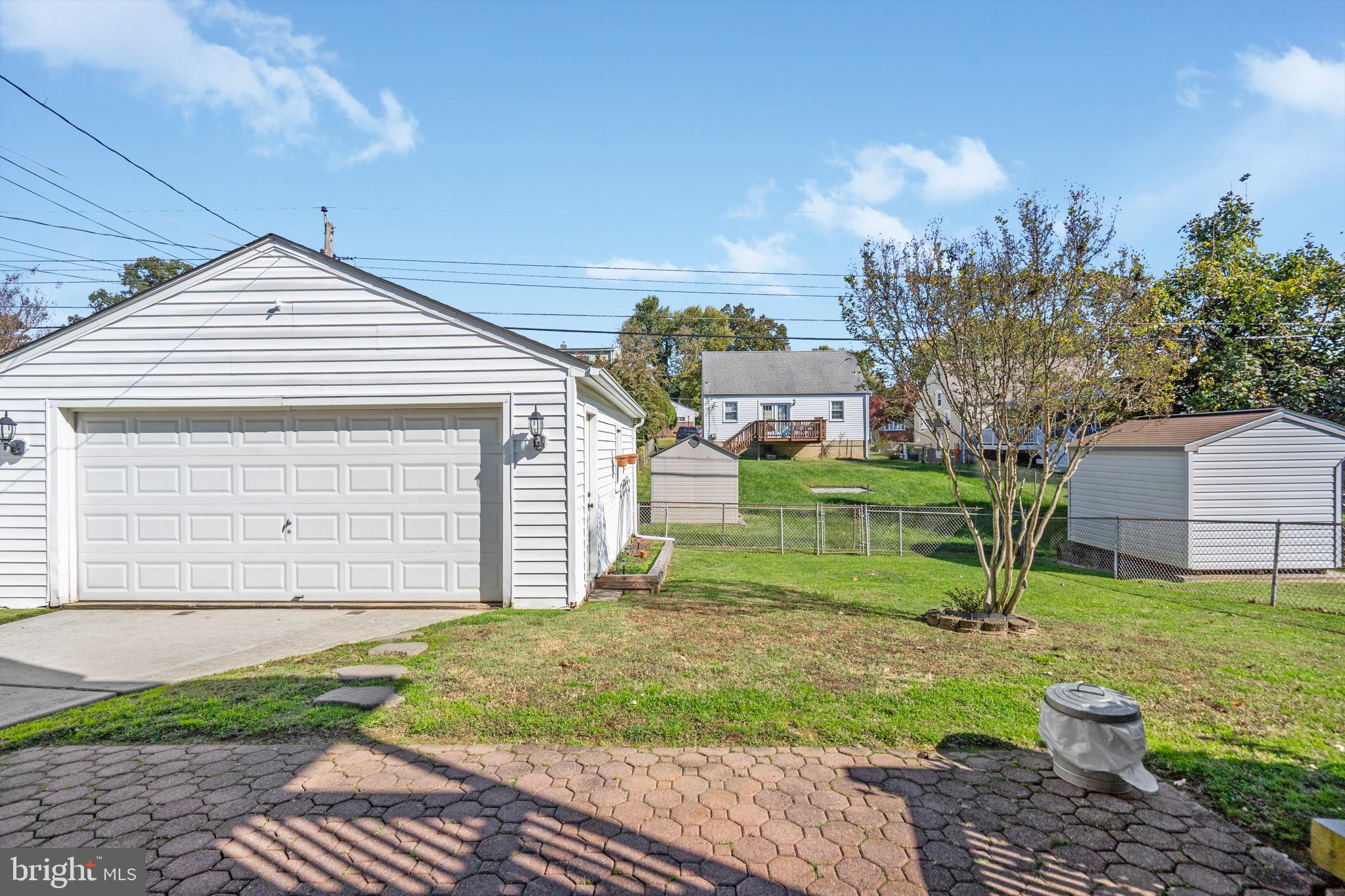 DOUBLE ROCK - Residential