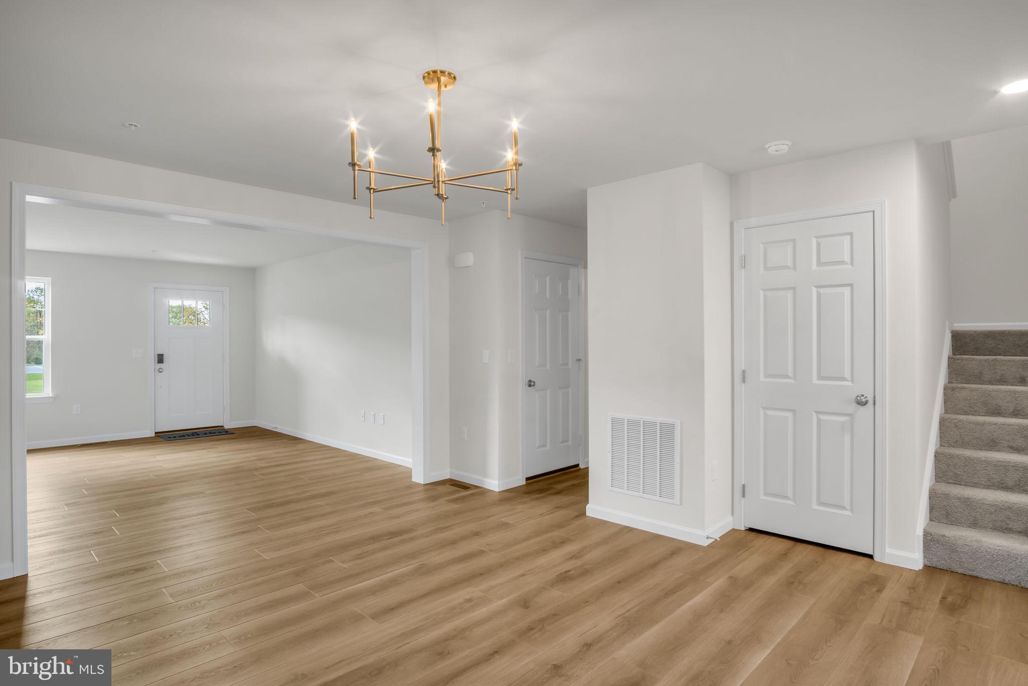 MAYAPPLE WOODS - Residential