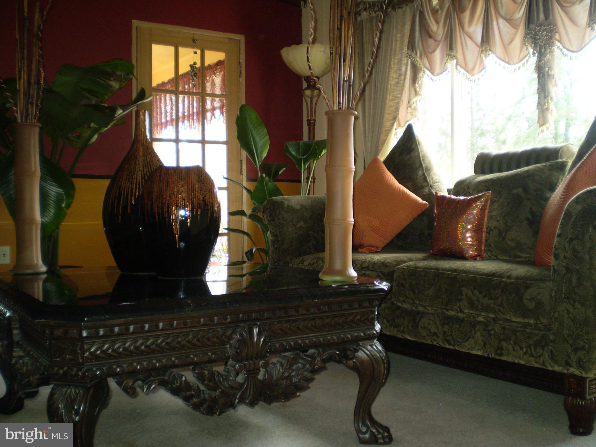 CHRIS MAR MANOR - Residential