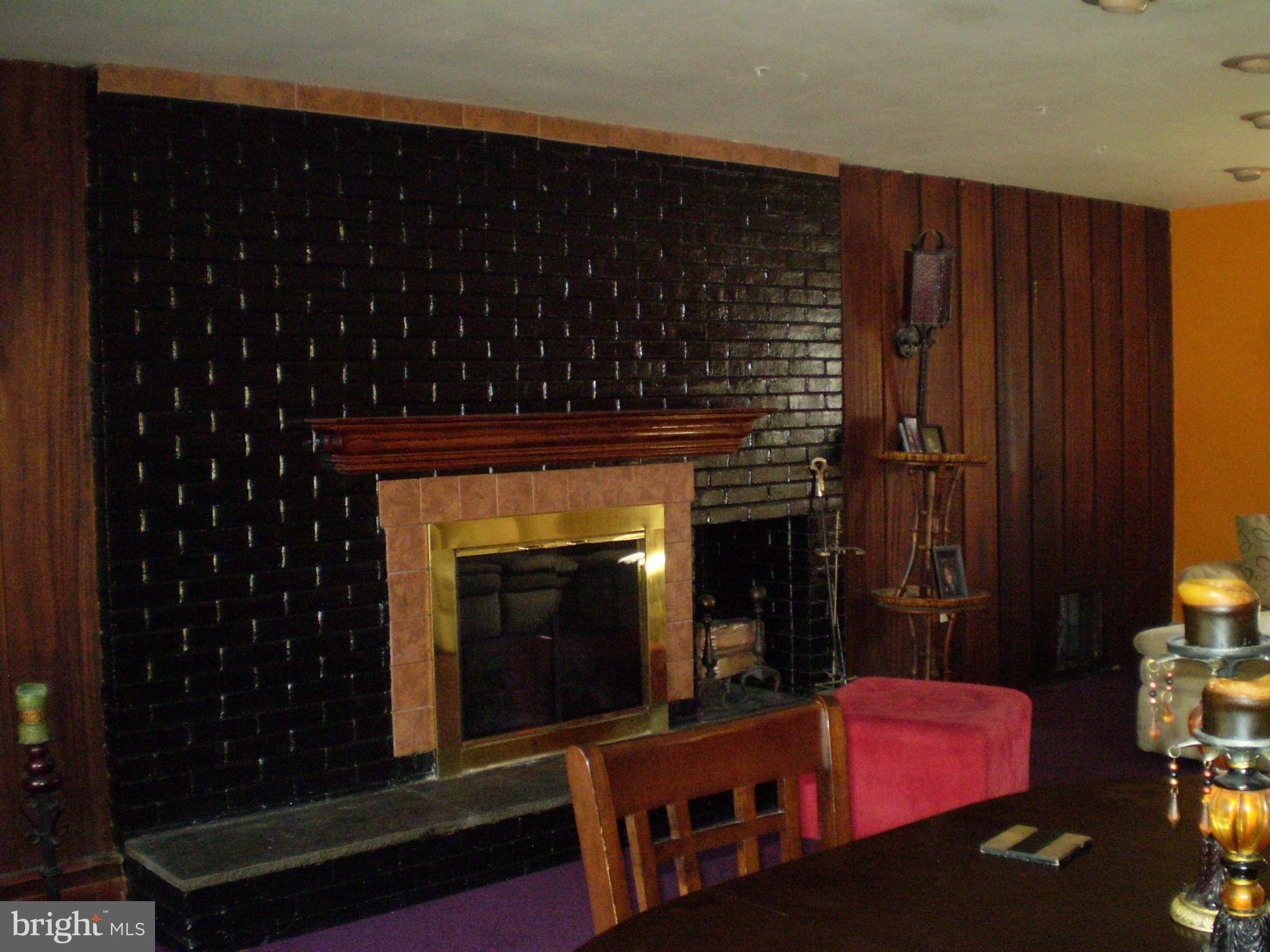 CHRIS MAR MANOR - Residential