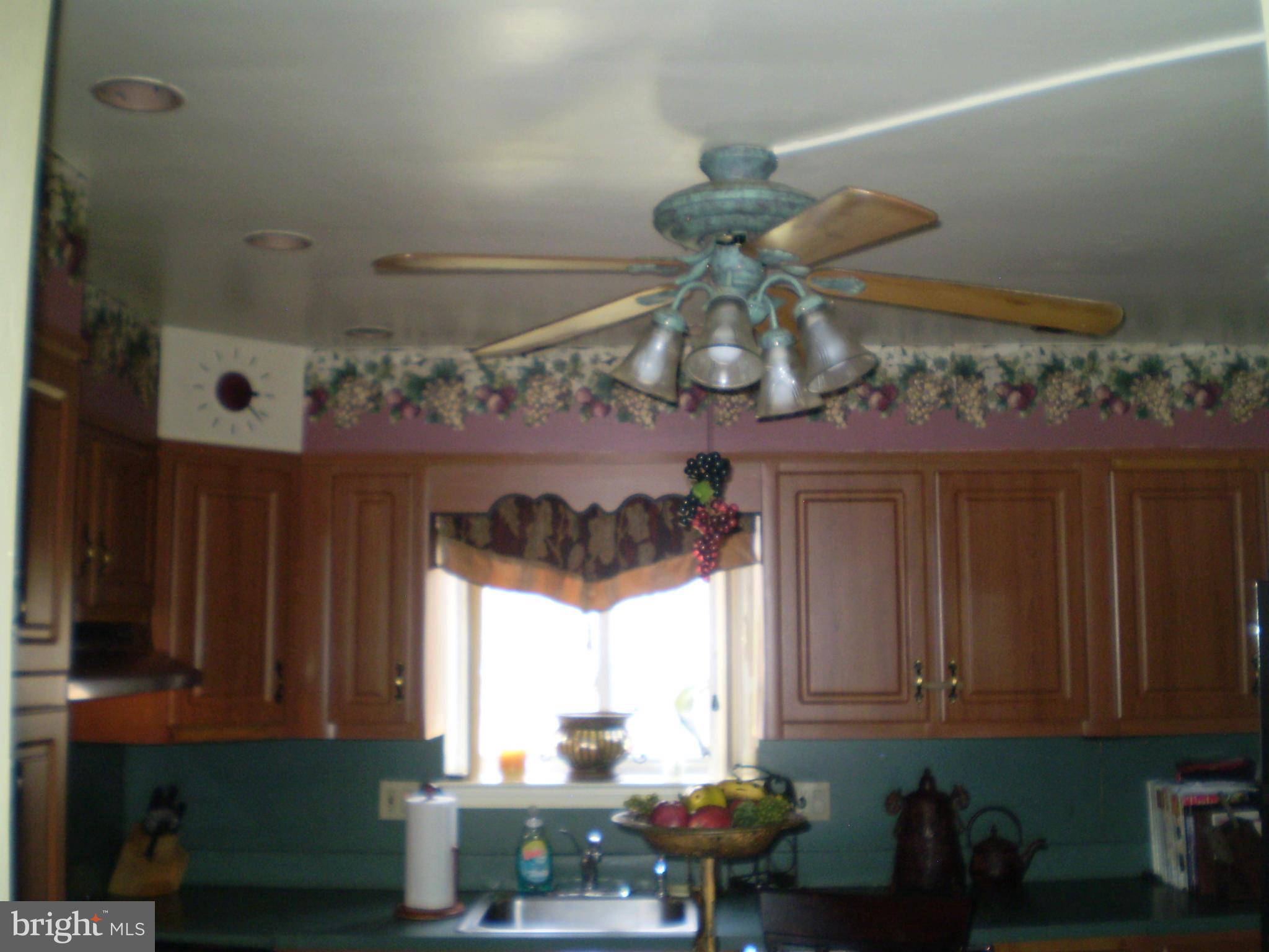 CHRIS MAR MANOR - Residential