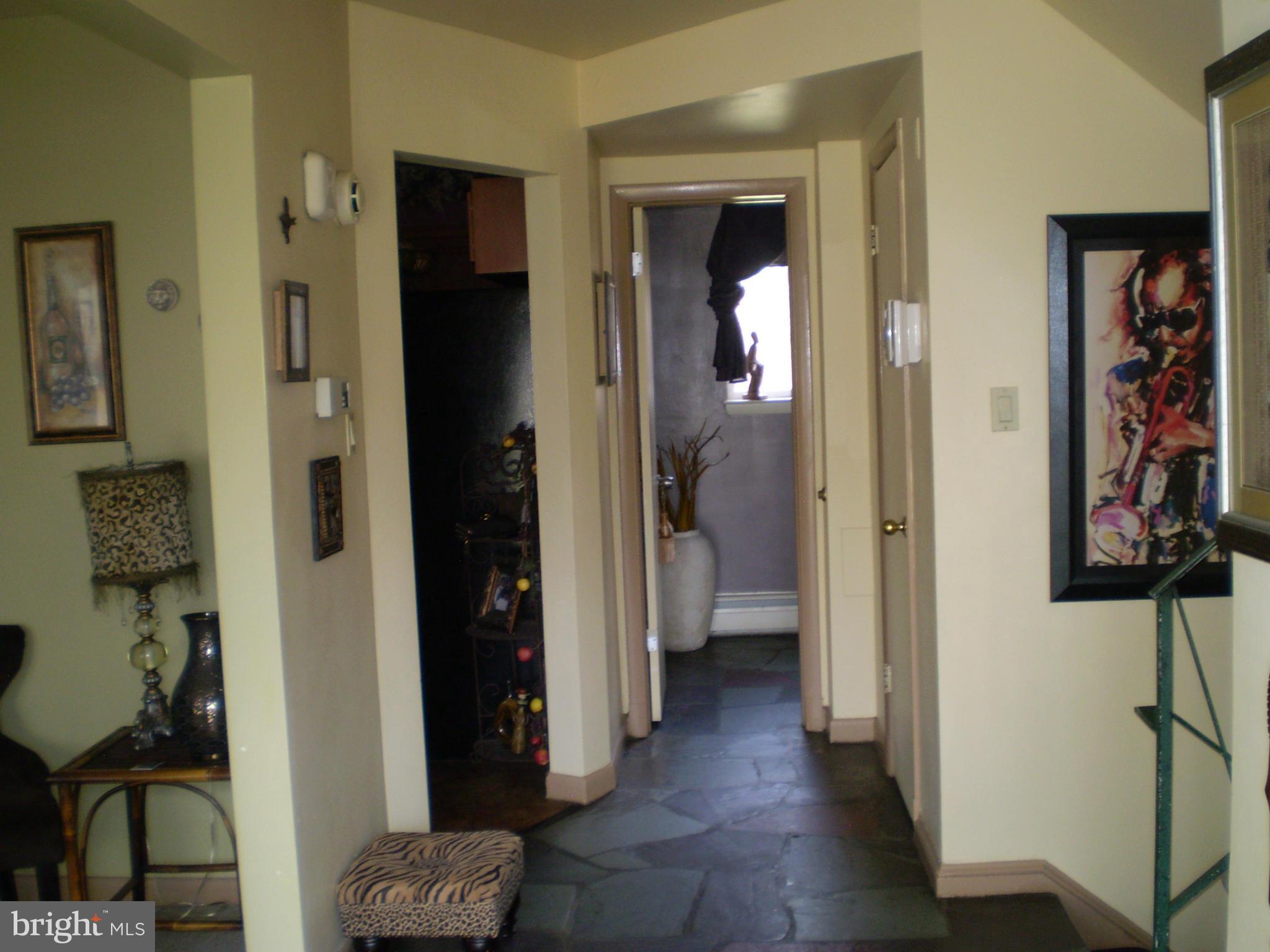 CHRIS MAR MANOR - Residential