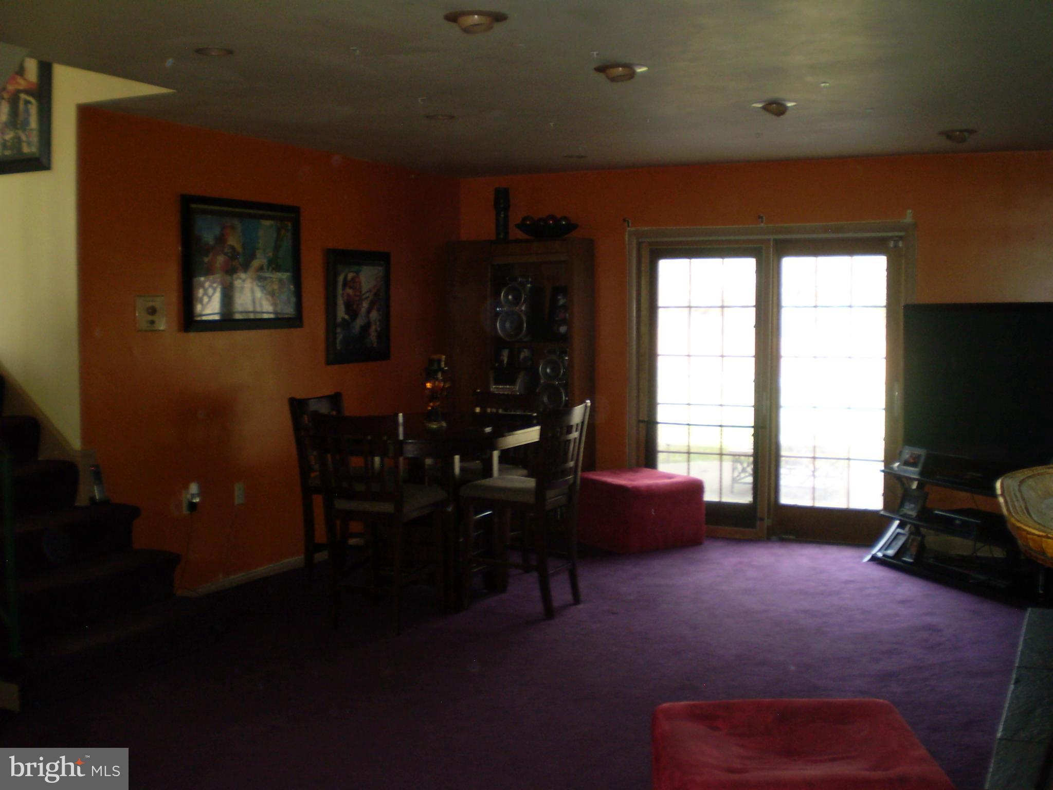 CHRIS MAR MANOR - Residential