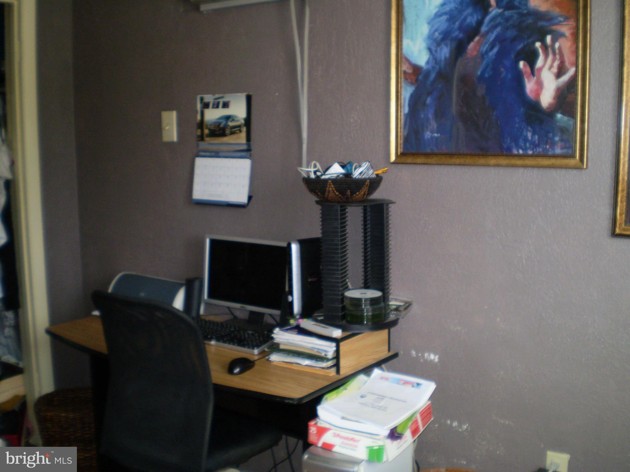 CHRIS MAR MANOR - Residential