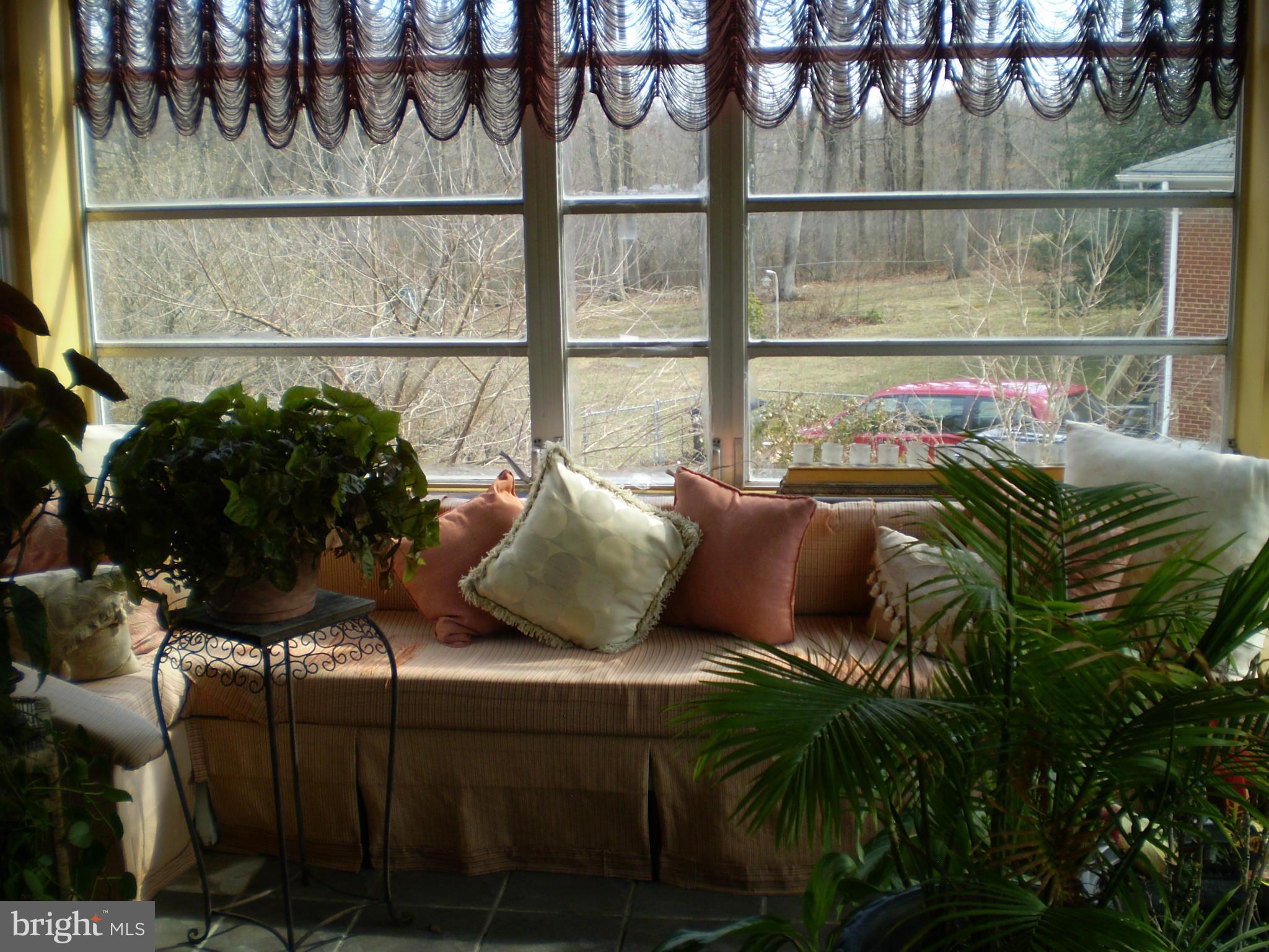 CHRIS MAR MANOR - Residential