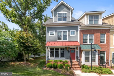 32 Ellsworth Heights Street, Silver Spring, MD MLS: MDMC2170590