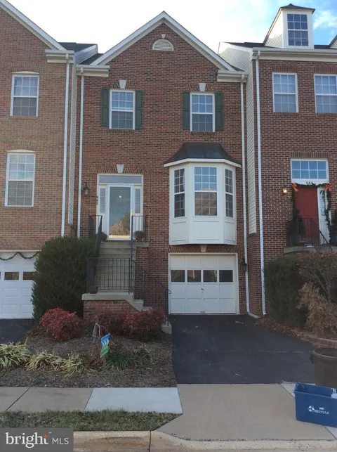 662 McLeary Square SE, Leesburg, VA MLS: VALO2115280