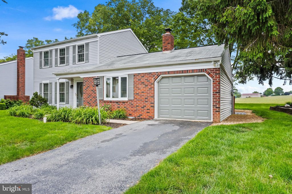 Photo of 33 Rosewood Lane, MARIETTA, PA 17547 (MLS # PALA2070768)