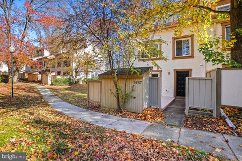 Photo of 5457 El Camino #4 A, COLUMBIA, MD 21044 (MLS # MDHW2067788)