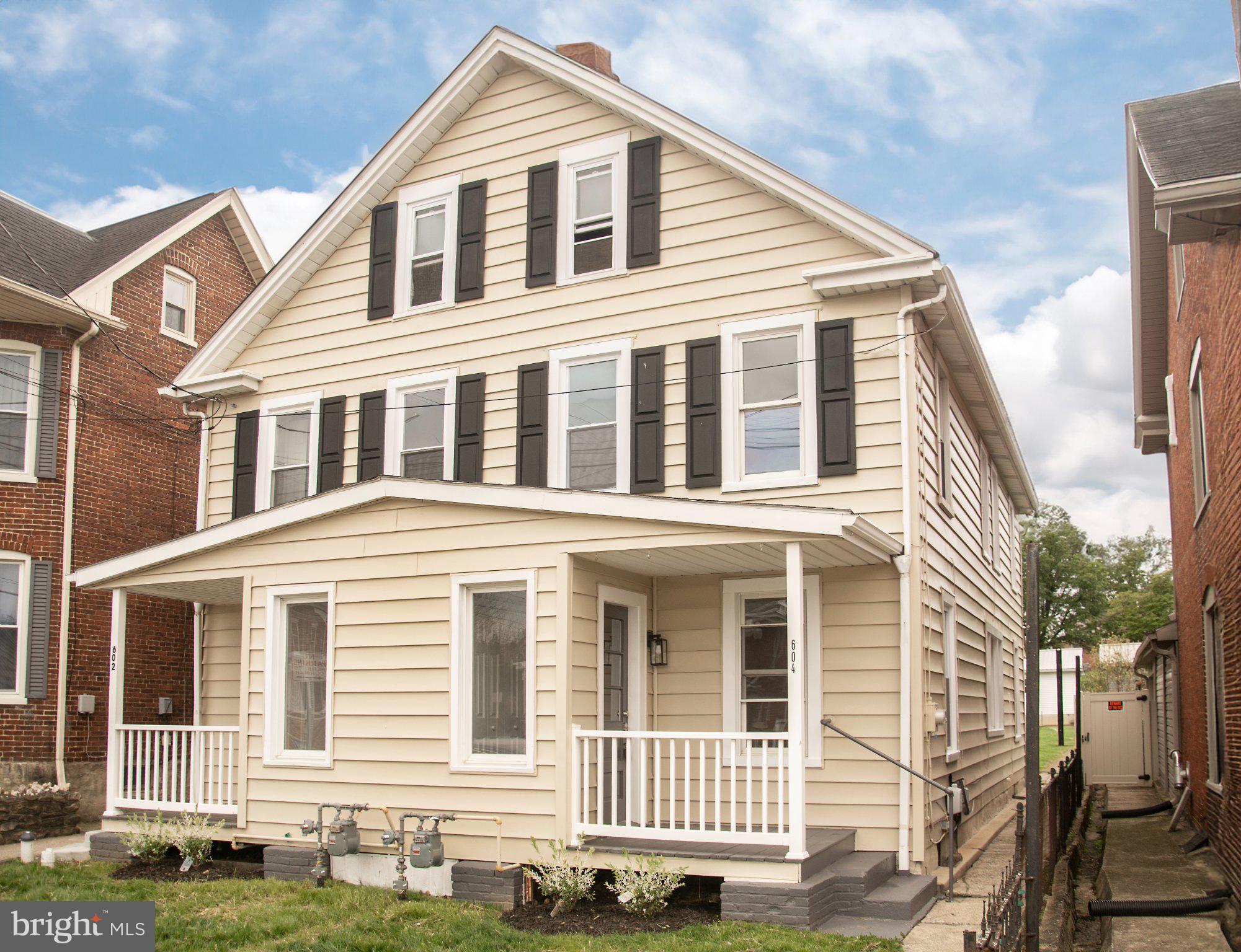 DOWNTOWN/MAINSTREET - Residential