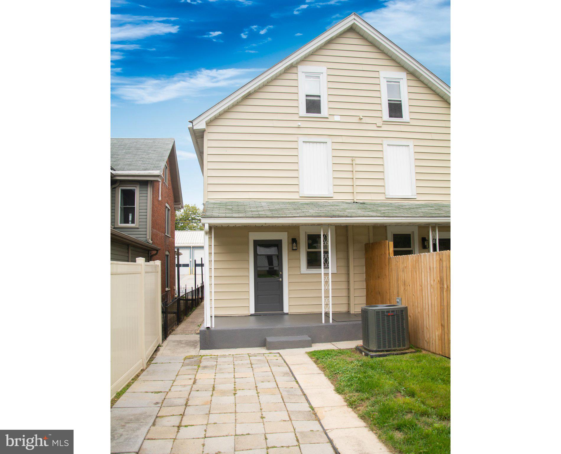 DOWNTOWN/MAINSTREET - Residential