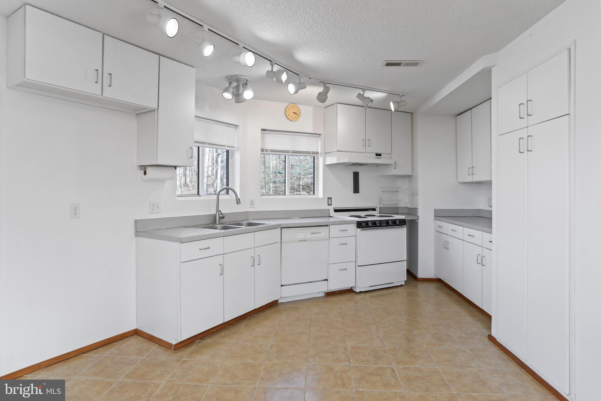 MOUNTAIN WALK - Residential