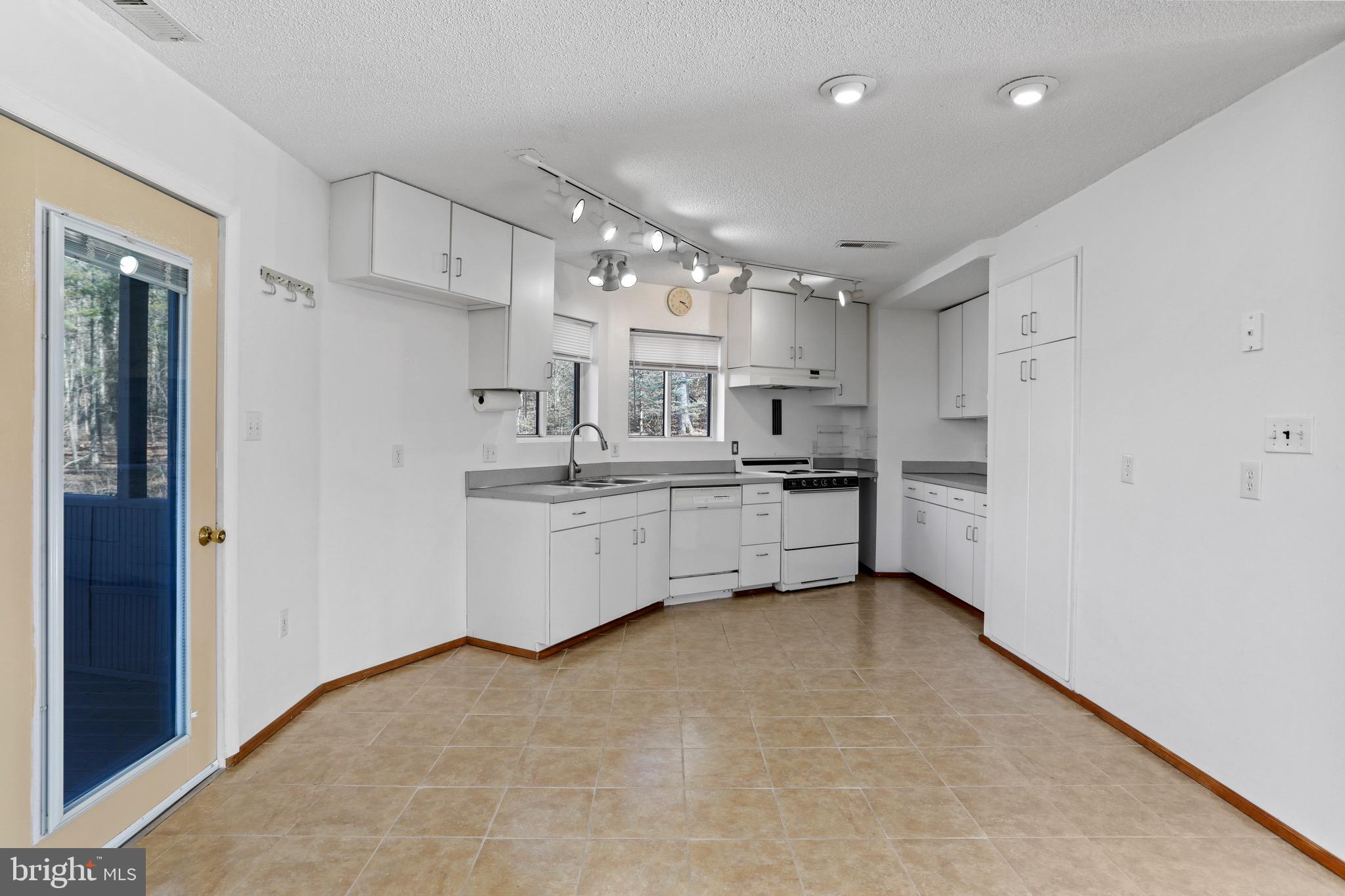 MOUNTAIN WALK - Residential