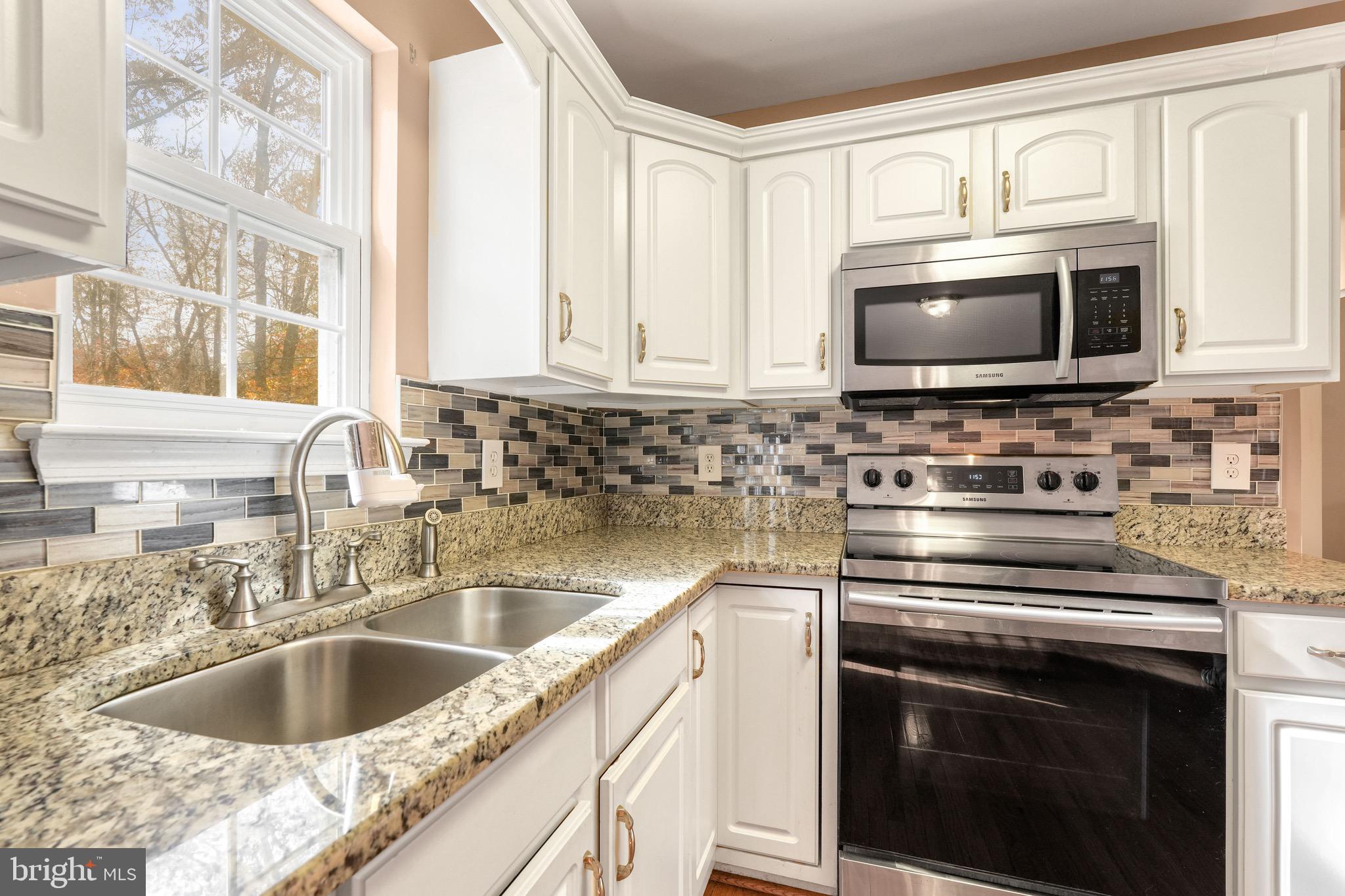 PRESIDENTIAL LAKES - Residential