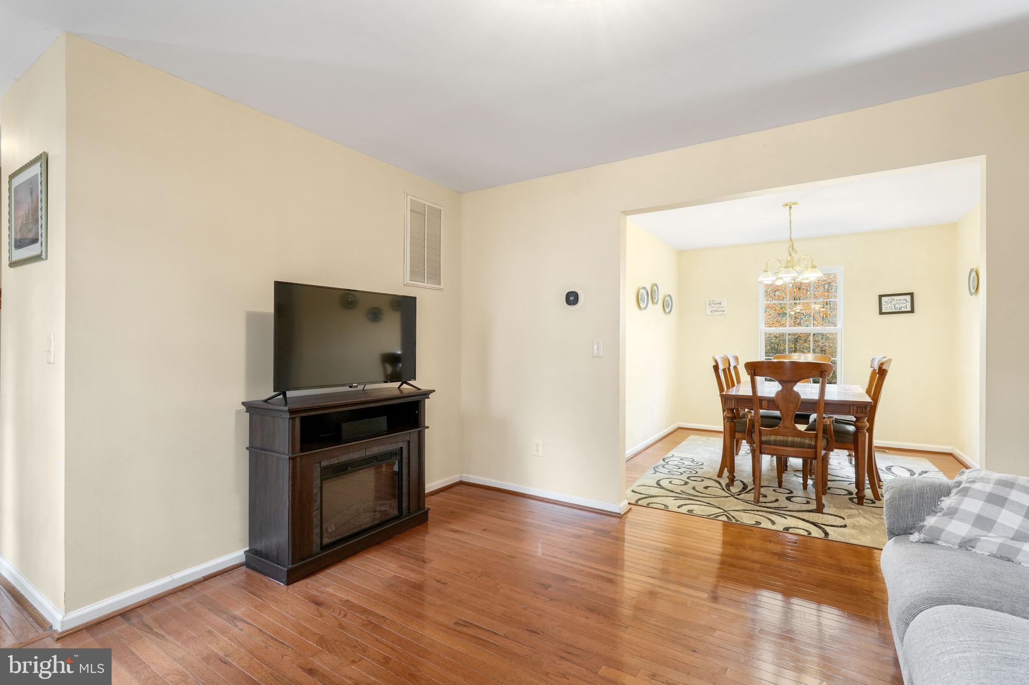 PRESIDENTIAL LAKES - Residential