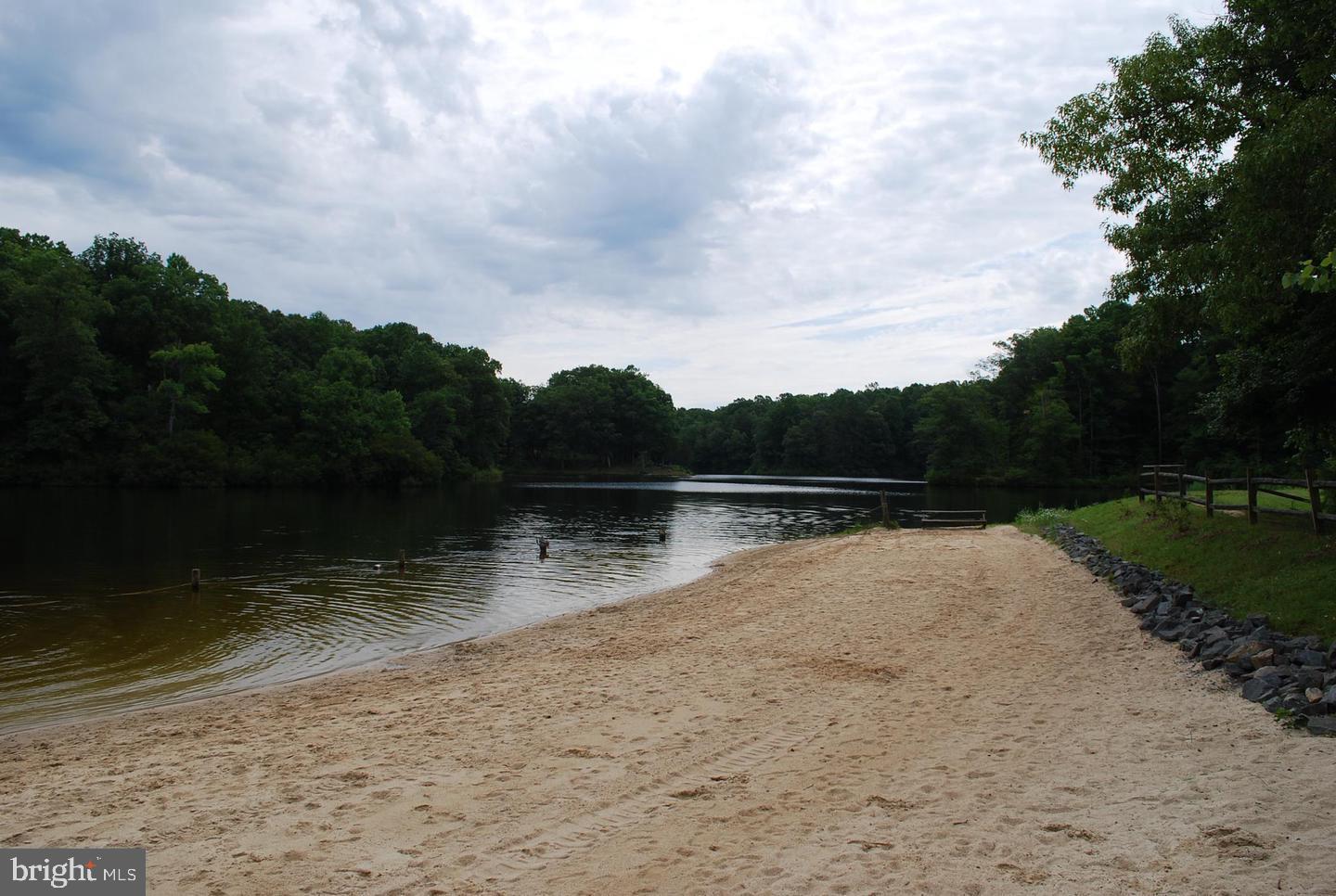 PRESIDENTIAL LAKES - Residential