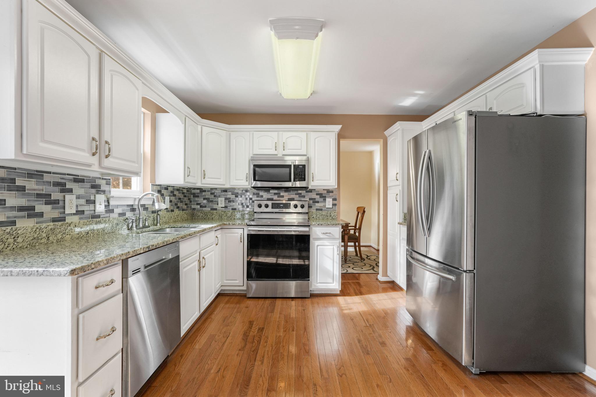 PRESIDENTIAL LAKES - Residential