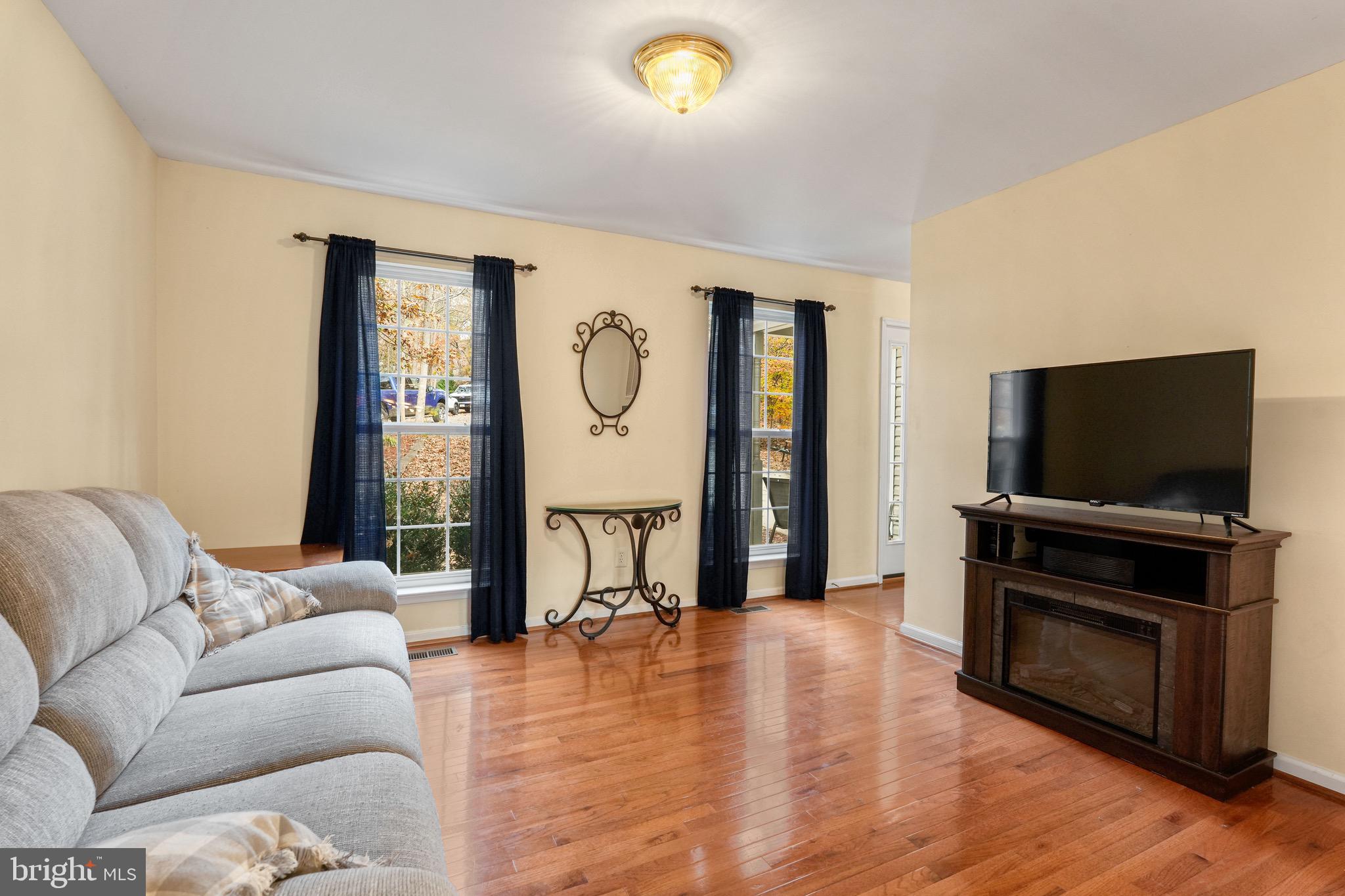 PRESIDENTIAL LAKES - Residential