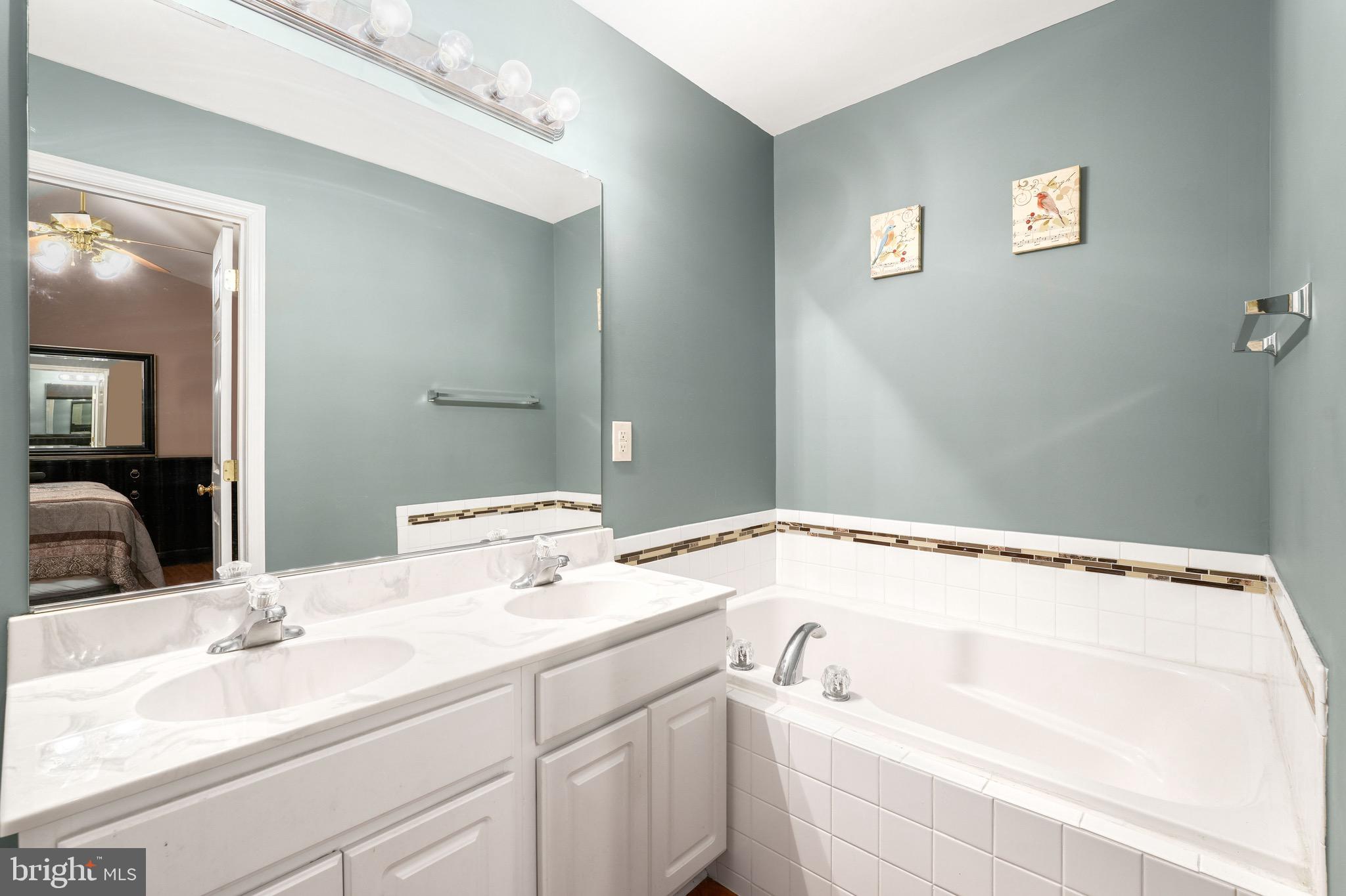 PRESIDENTIAL LAKES - Residential