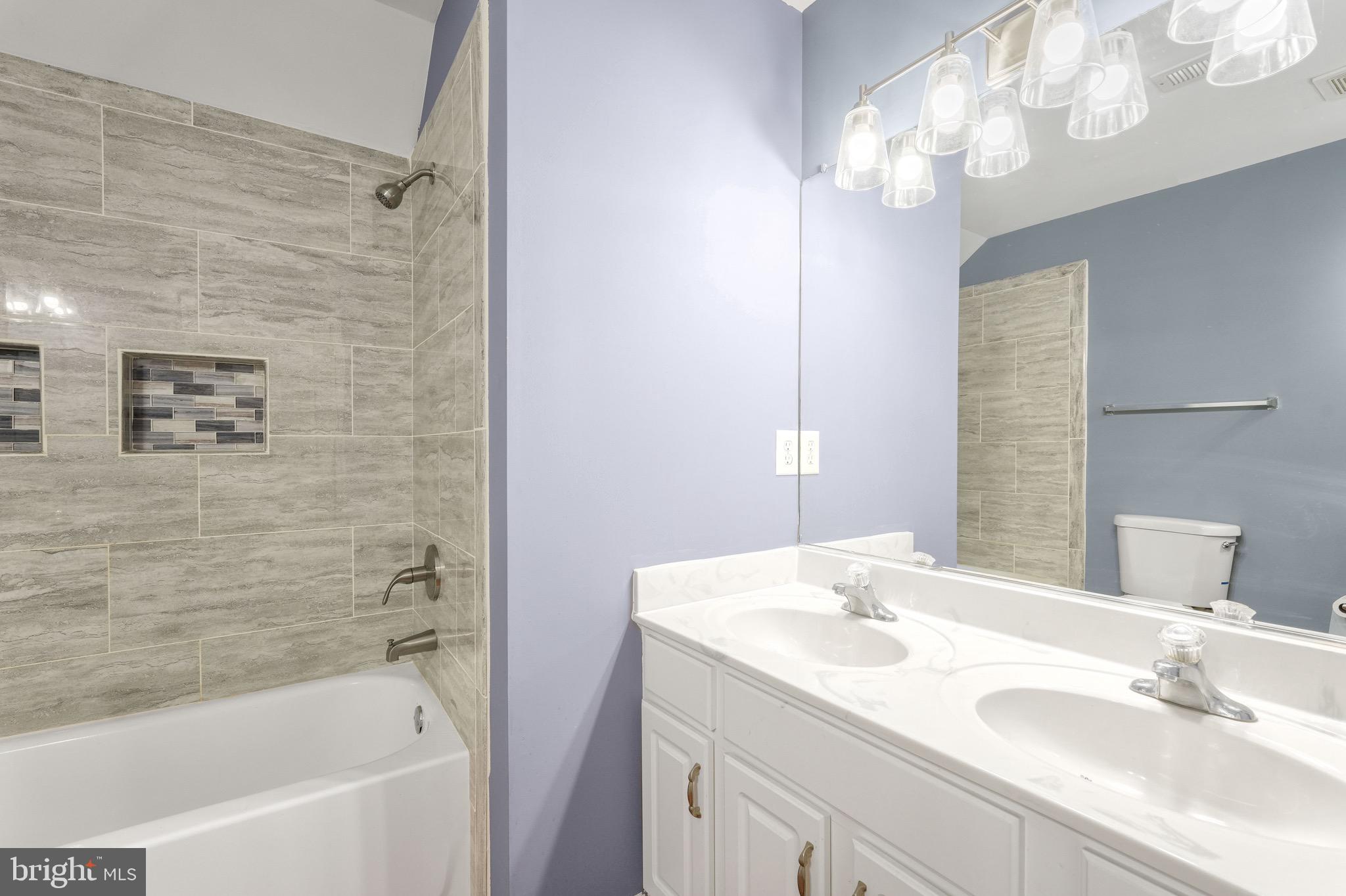 PRESIDENTIAL LAKES - Residential