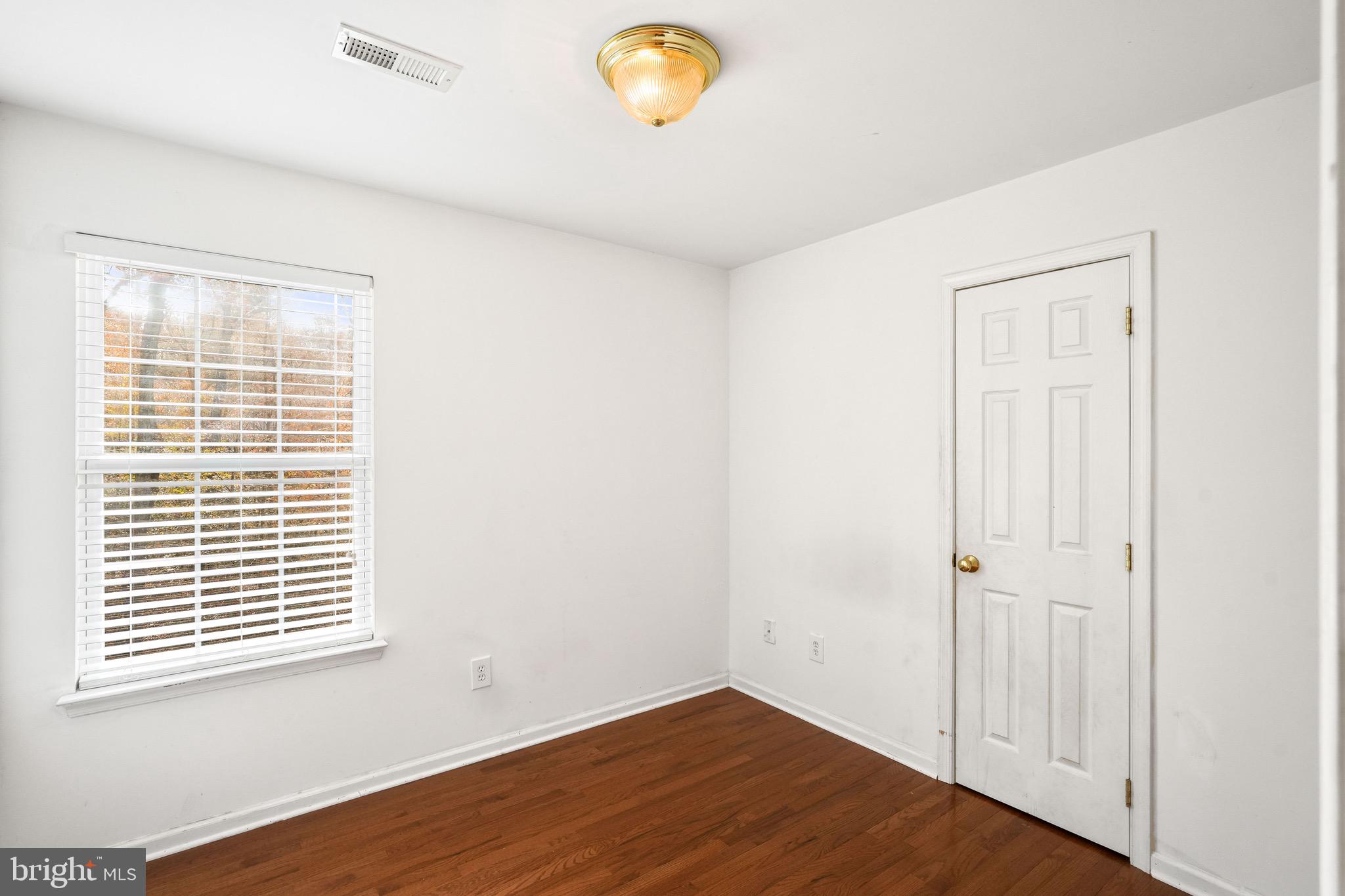 PRESIDENTIAL LAKES - Residential