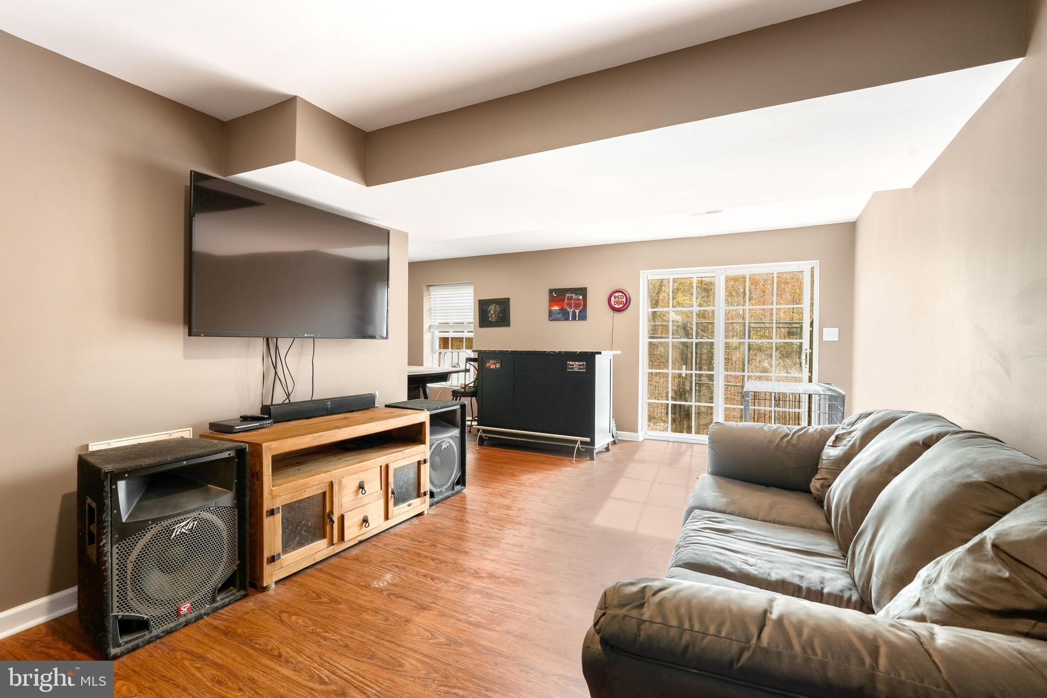 PRESIDENTIAL LAKES - Residential