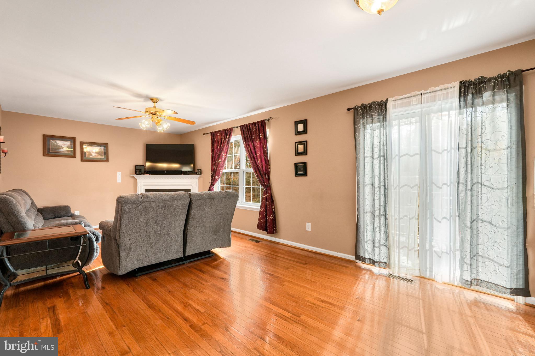 PRESIDENTIAL LAKES - Residential