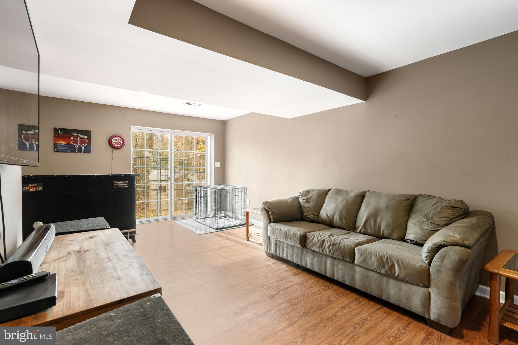 PRESIDENTIAL LAKES - Residential